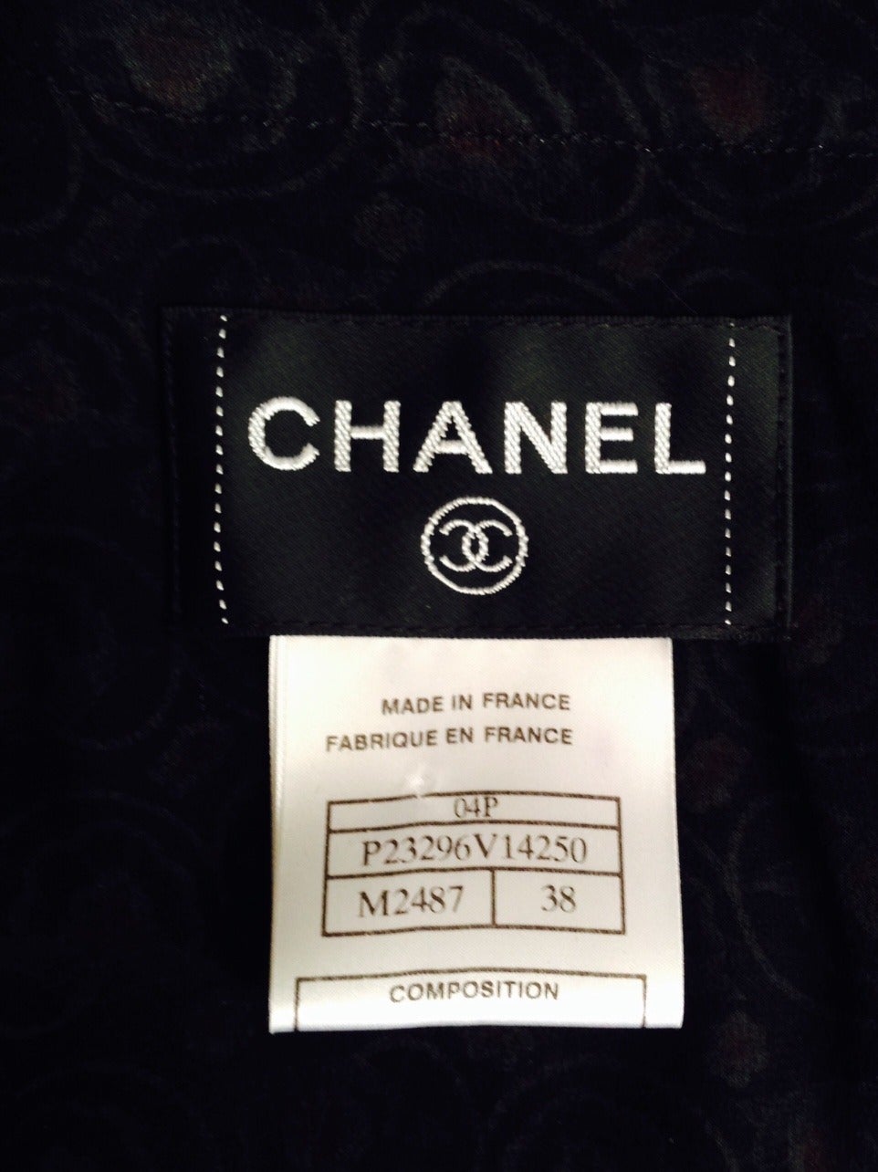 Spring 2004 Chanel Navy Silk Floral Print Sleeveless Dress For Sale 3