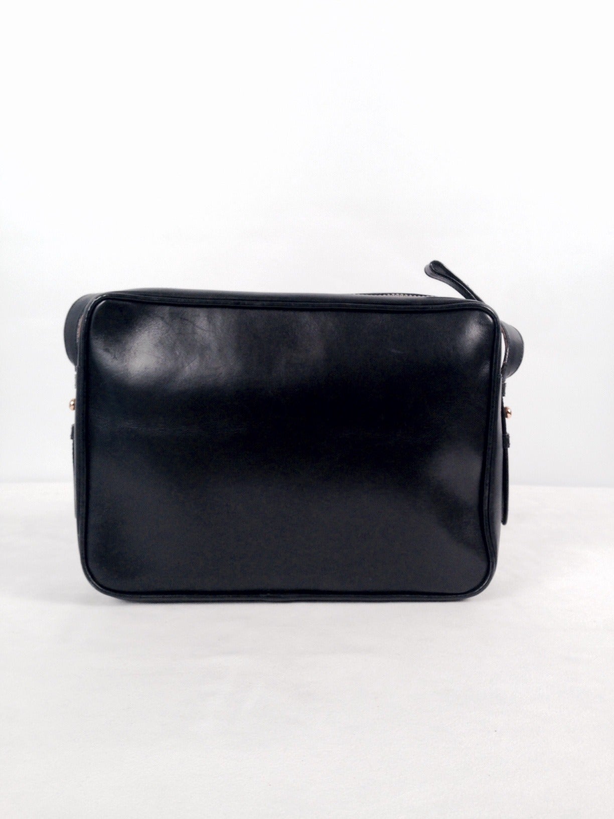 Vintage Gucci Black Leather Camera Bag For Sale at 1stdibs