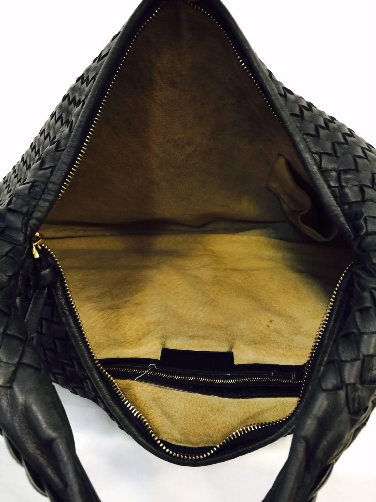 Women's Bottega Veneta Maxi Veneta Bag in Intrecciato Nappa 