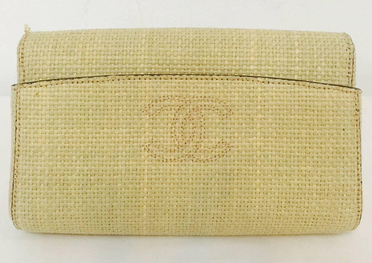 1990s Chanel Tan Raffia Clutch With Burgundy Leather and Fabric Interior In Excellent Condition In Palm Beach, FL