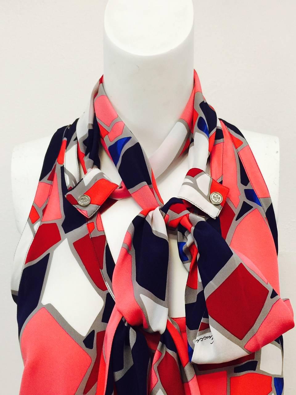Gorgeous Gucci Silk Sleeveless Abstract Print Blouse With Adjustable Tie In Excellent Condition In Palm Beach, FL