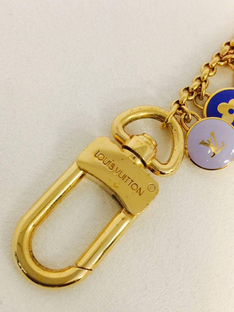 Pastilles Schlüsselanhänger von Louis Vuitton in ausgezeichnetem Zustand (Beige)