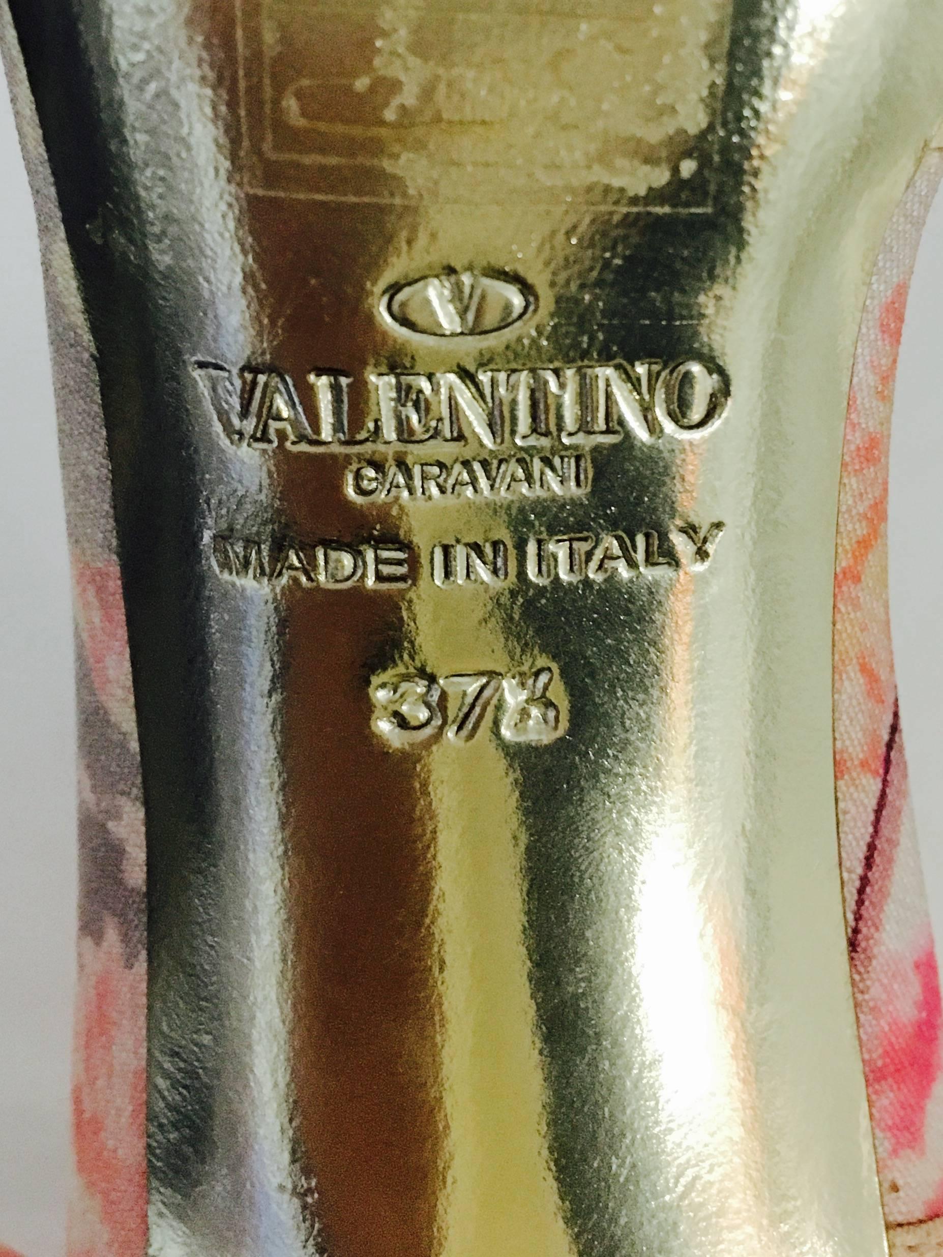 Women's Valentino Garavani Abstract Floral Print Fabric Peep Toe High Heel Pumps 