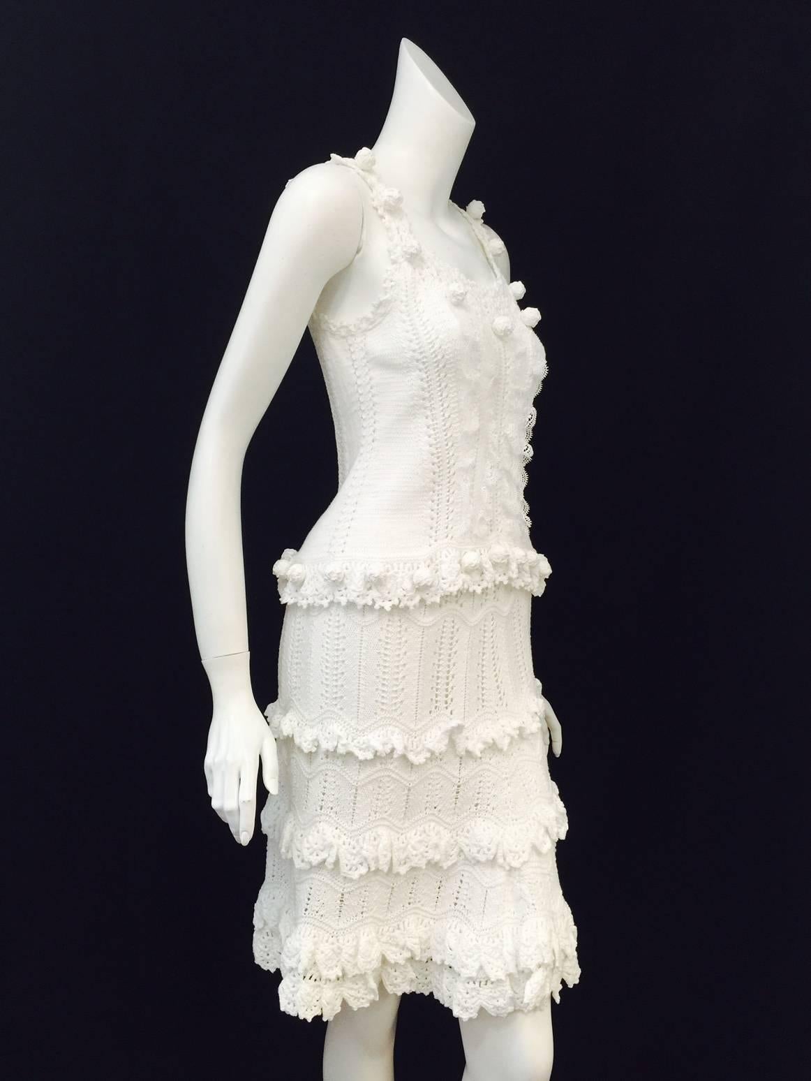 Women's Oscar de la Renta White Cotton Crochet Camisole and Skirt Ensemble Size Medium For Sale