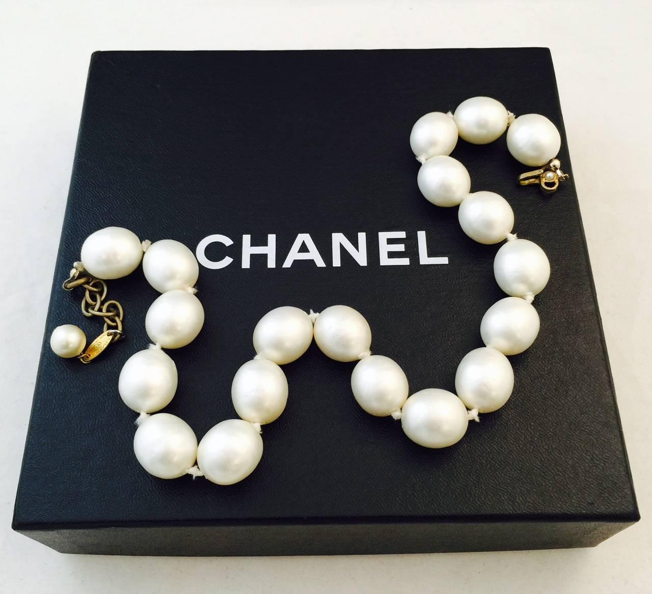Vintage Chanel Egg Shape Faux Pearl Necklace 1