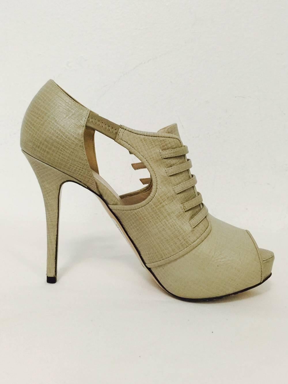 Edgy Escada Textured Leather Buckled High Heel Shooties  In Excellent Condition For Sale In Palm Beach, FL