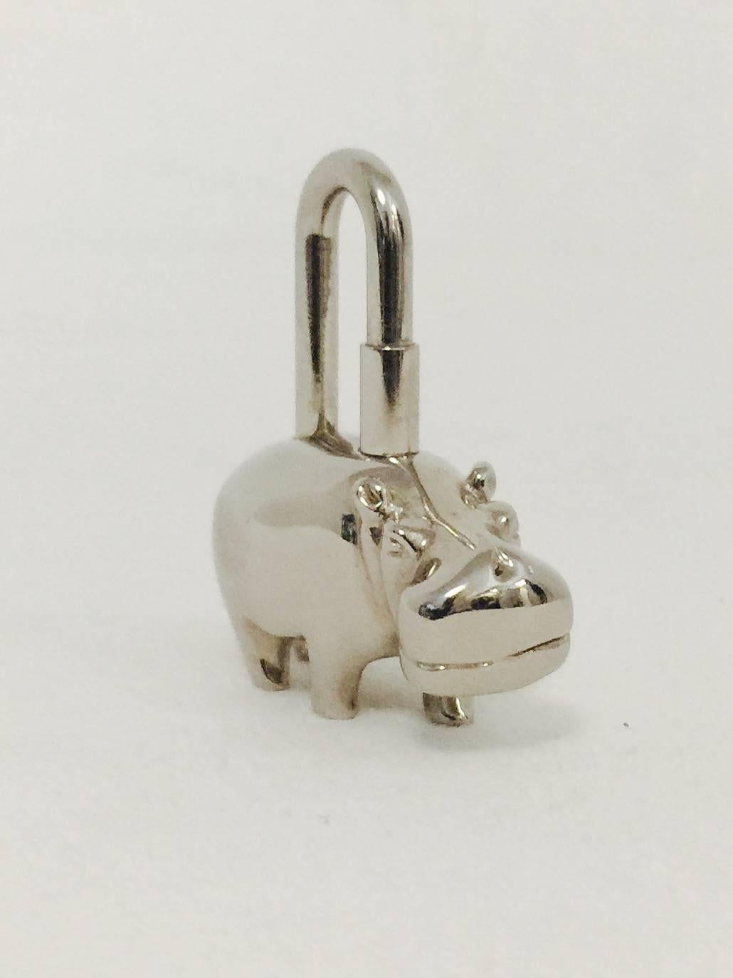 Women's Hermes 2005 Annee des Fleuves Hippopotamus  Cadena Pendant Silver Tone 