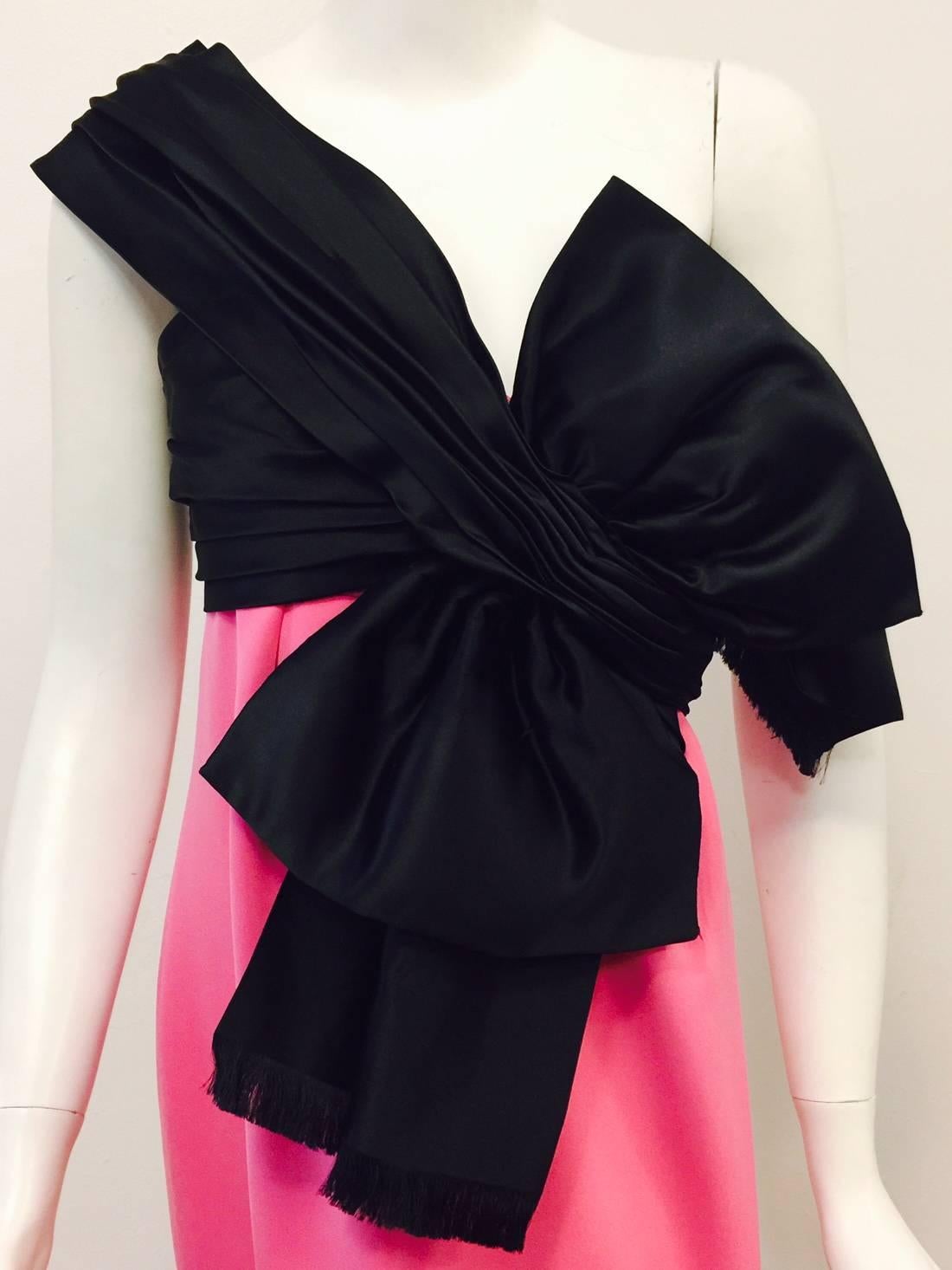 Women's Christian Dior Boutique Black & Pink Silk One Shoulder Cocktail Dress With Bow For Sale