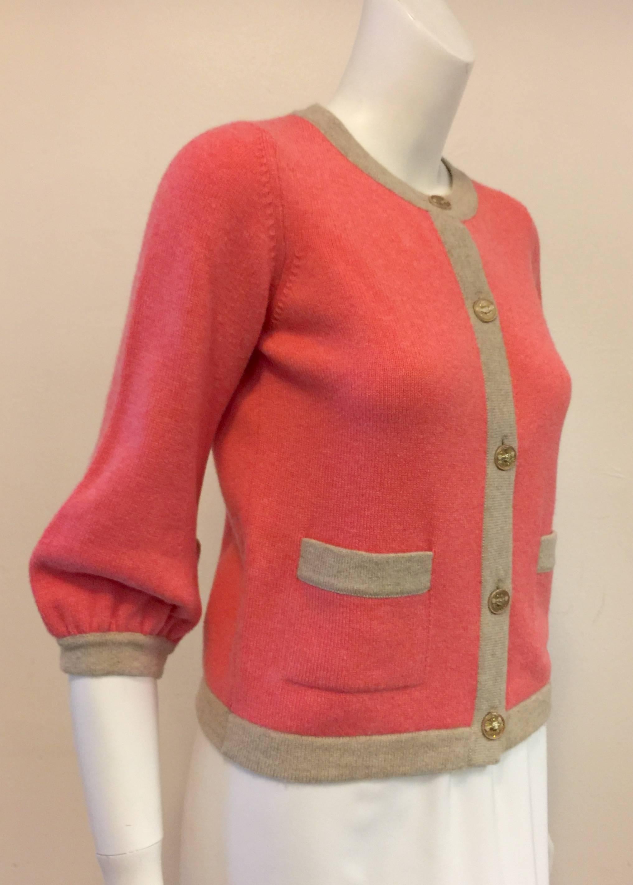 2008 Chanel Melon and Tan Cashmere Cardigan With Gathered Bracelet Sleeves In Excellent Condition In Palm Beach, FL