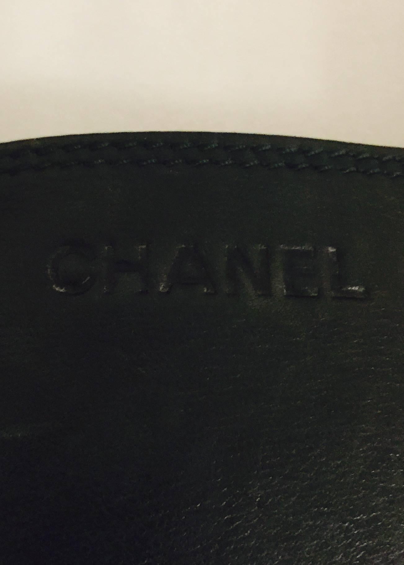 Black Chanel Deep Hunter Green Lambskin Petite Messenger Bag Serial No. 5789132