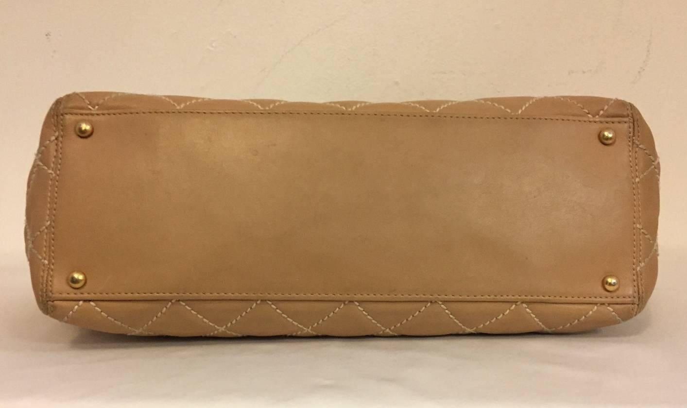 Chanel Tan Diamond Quilted Leather Tote W Contrast Stitching Serial 8068065 In Good Condition In Palm Beach, FL