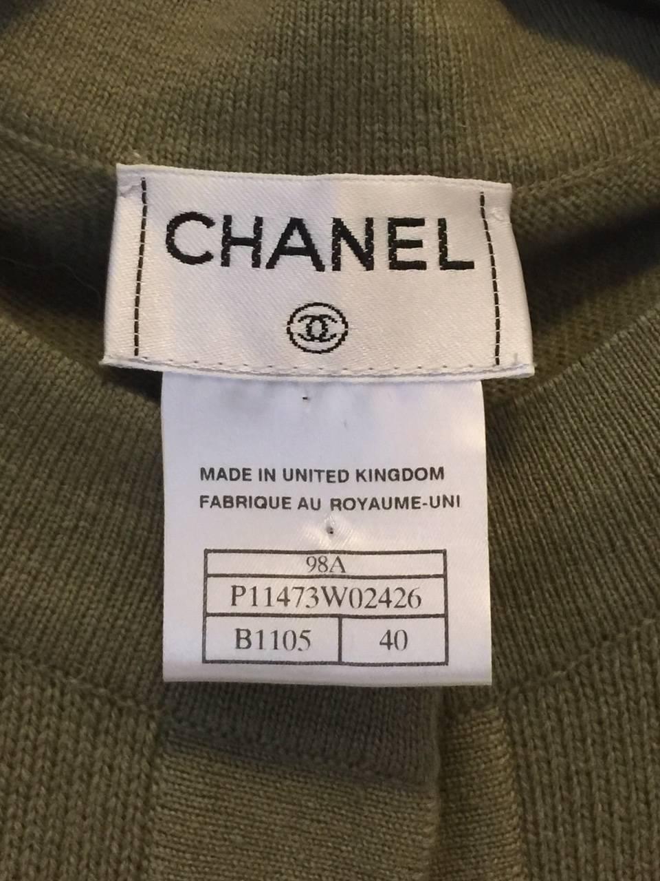 Chanel Fall 1998 Olive Cashmere Twinset With Color Blocked Placket and Collar 40 In Excellent Condition For Sale In Palm Beach, FL