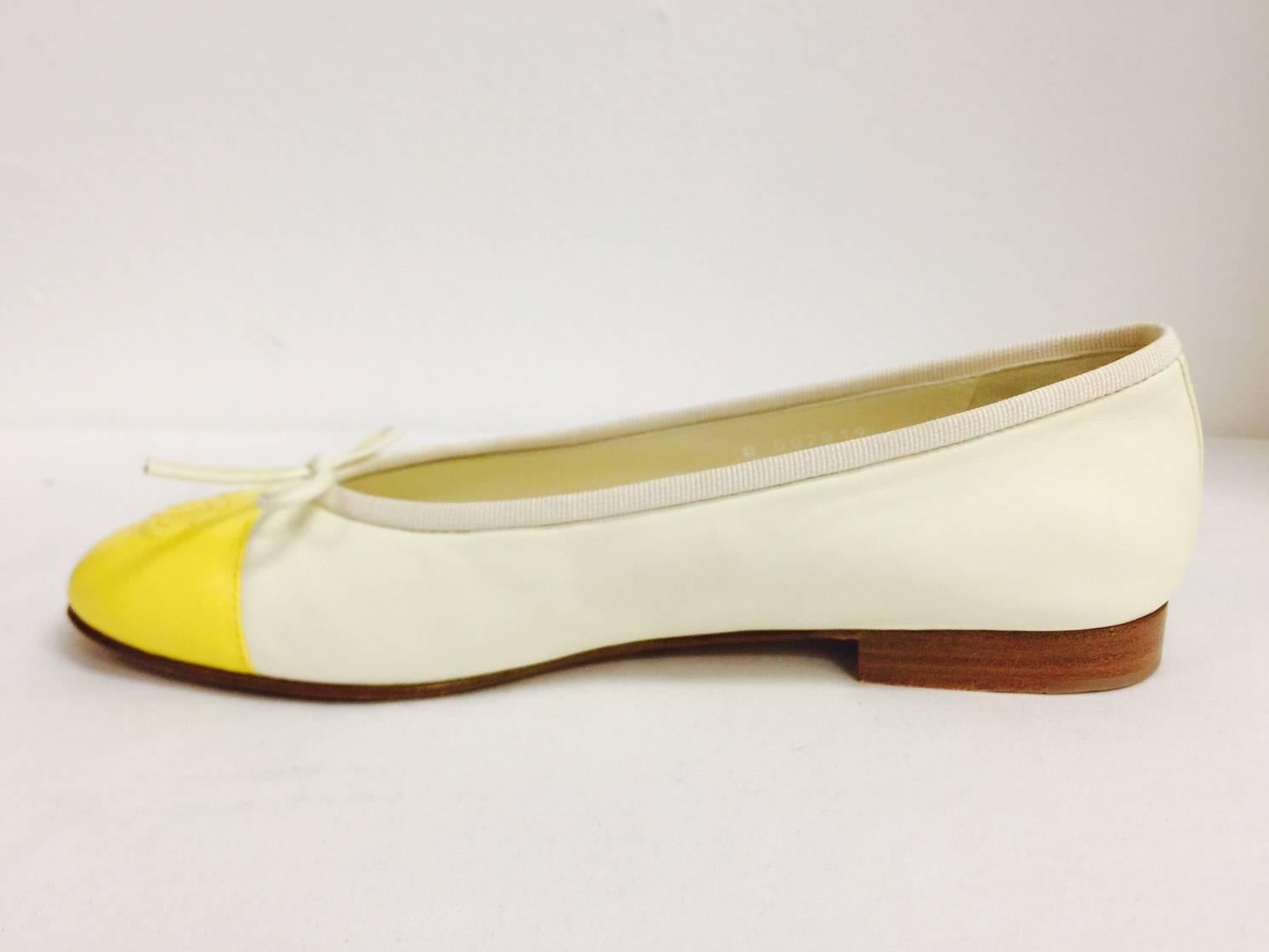 Chanel Vanilla Leather Ballerina Flats With Lemon Cap Toes In Excellent Condition In Palm Beach, FL
