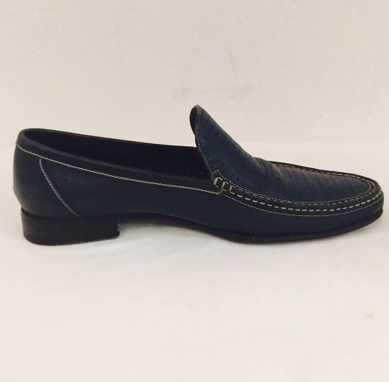 Men's A. Testoni Perforated Leather and hand stitch loafers in Navy Sz 10 1/2 In Excellent Condition In Palm Beach, FL