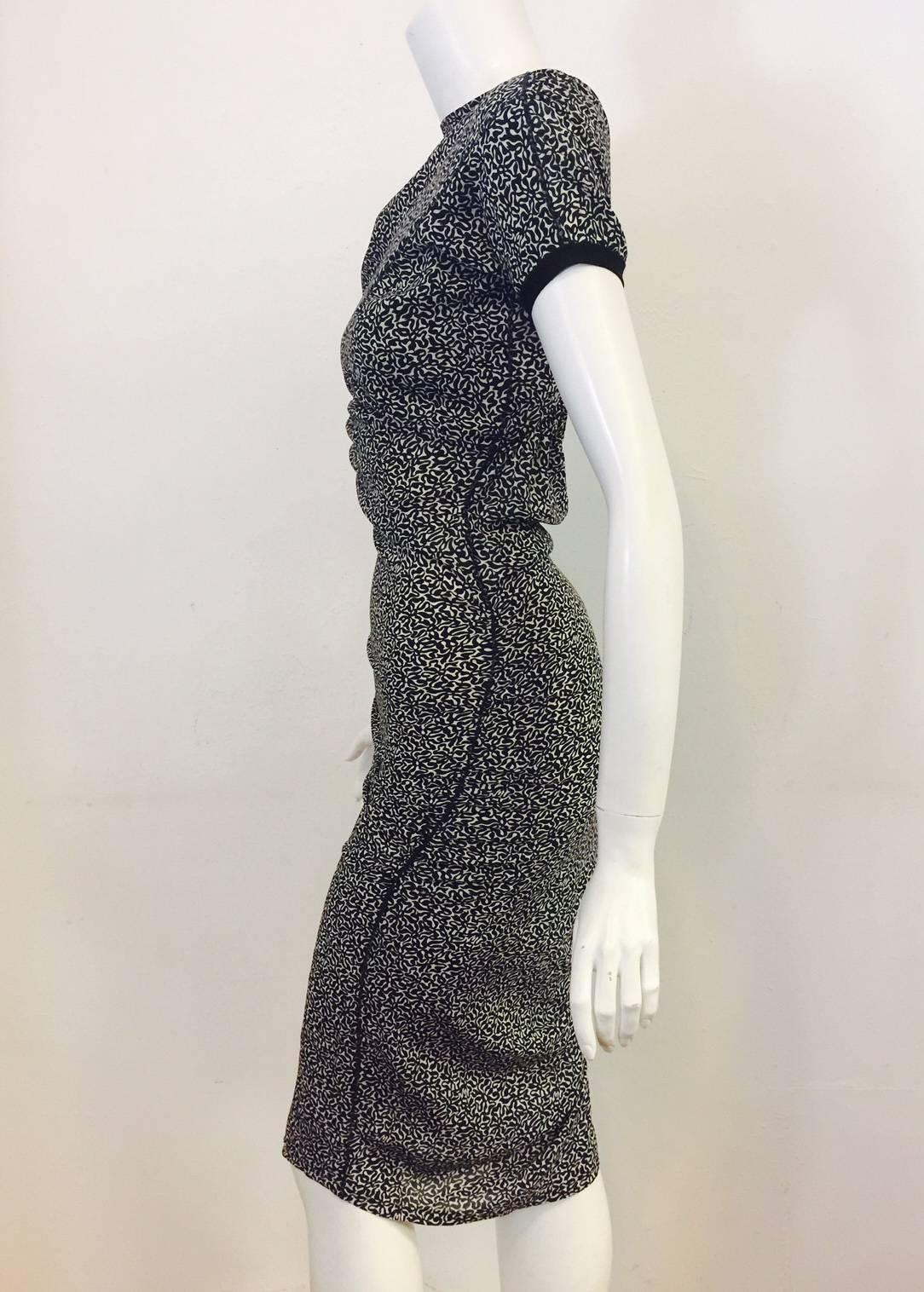 Breathtaking Balenciaga Navy Blue and Beige Abstract Print Silk Body Con Dress In Excellent Condition In Palm Beach, FL