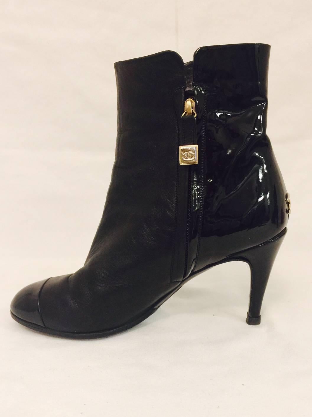 Chanel Black Leather and Patent Ankle Boots With Cap Toes In Good Condition In Palm Beach, FL