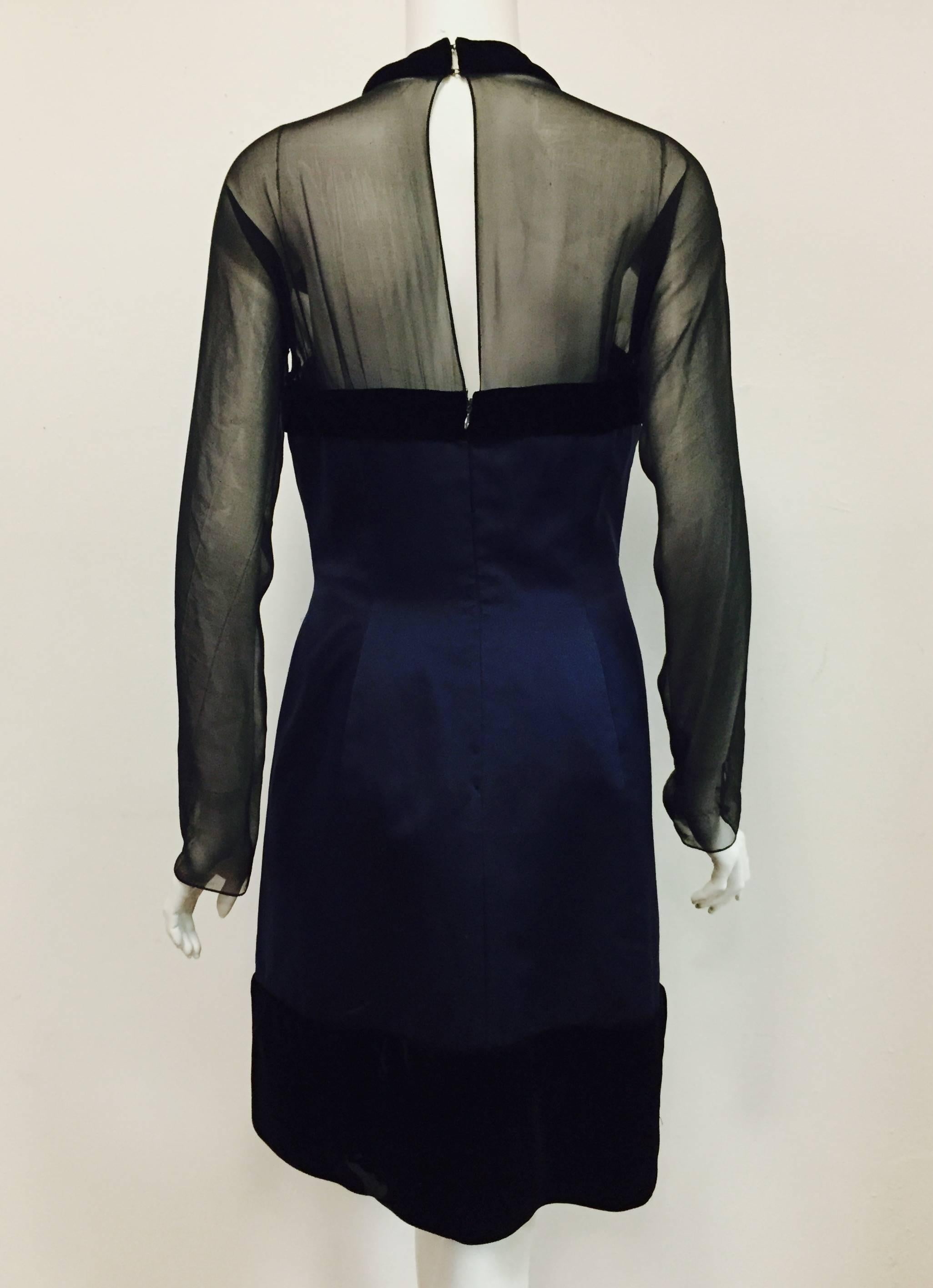  1990s Oscar de la Renta Navy Duchesse Satin Dress with Black Velvet Trim In Excellent Condition For Sale In Palm Beach, FL