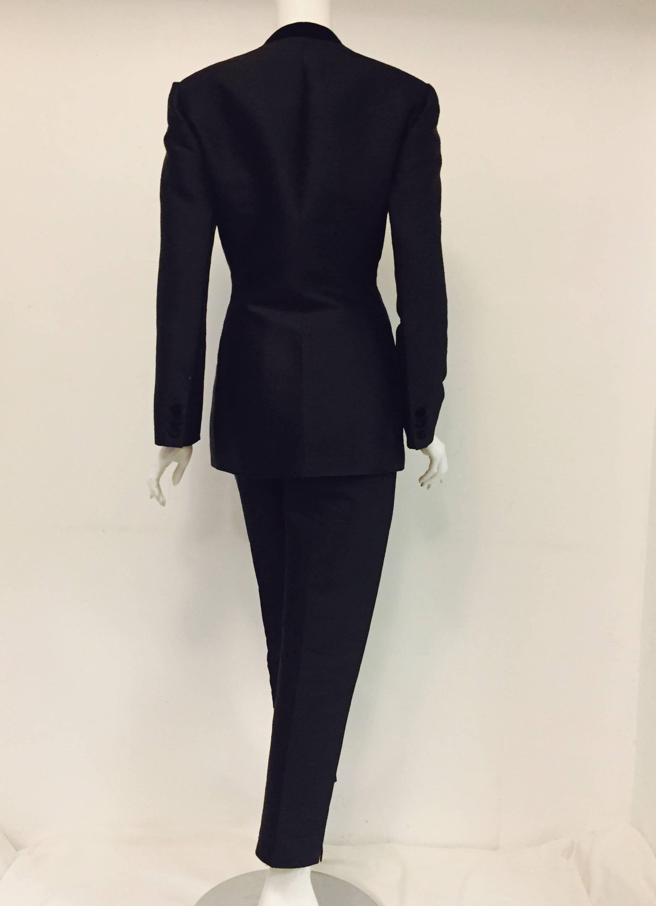  Outstanding Oscar de la Renta's Detailed Black Silk Pant Suit with Velvet Trim  In Excellent Condition For Sale In Palm Beach, FL