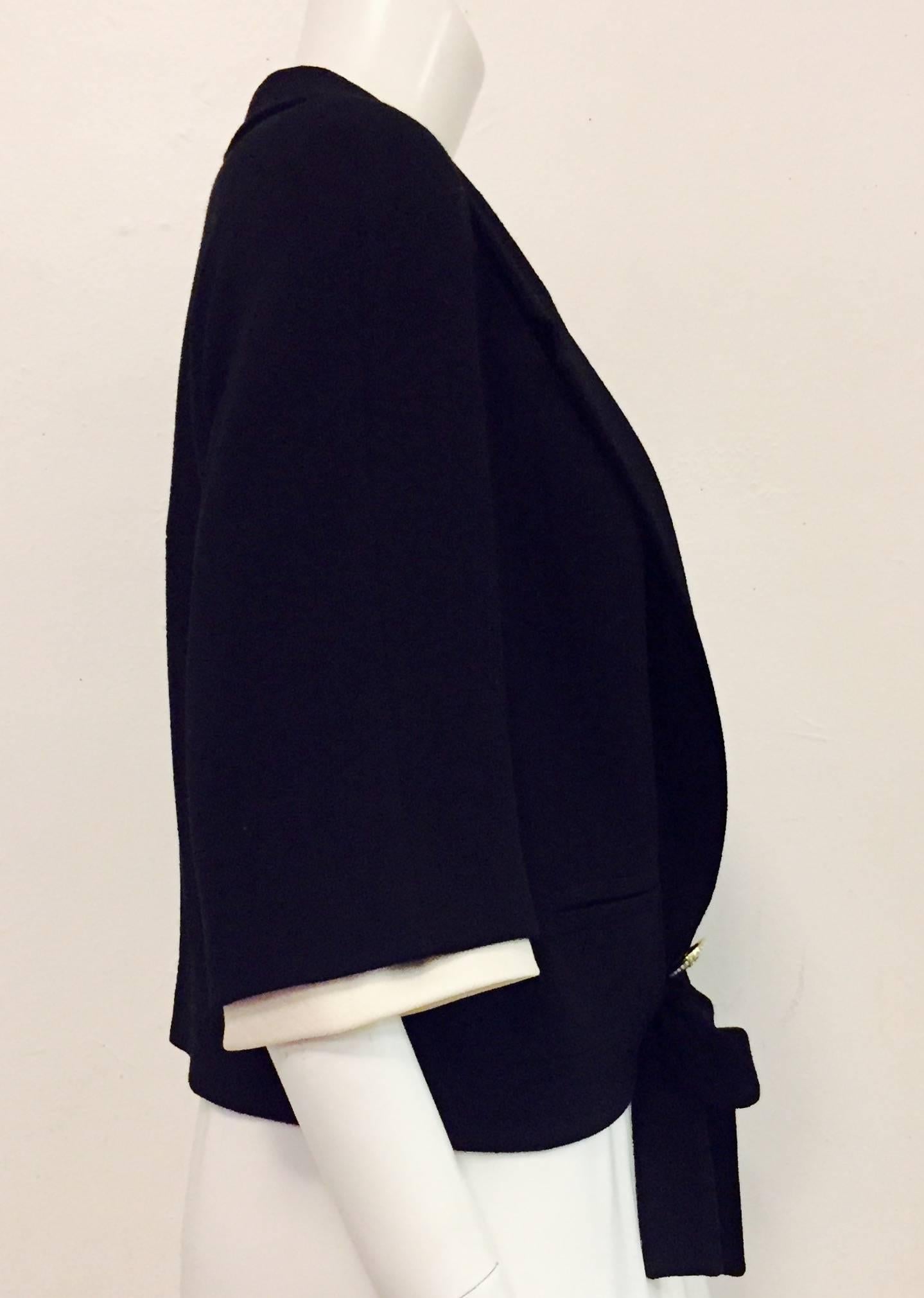 Chanel Black Wool Crepe Cropped Jacket With Removable White Wool Cuffs In Excellent Condition For Sale In Palm Beach, FL