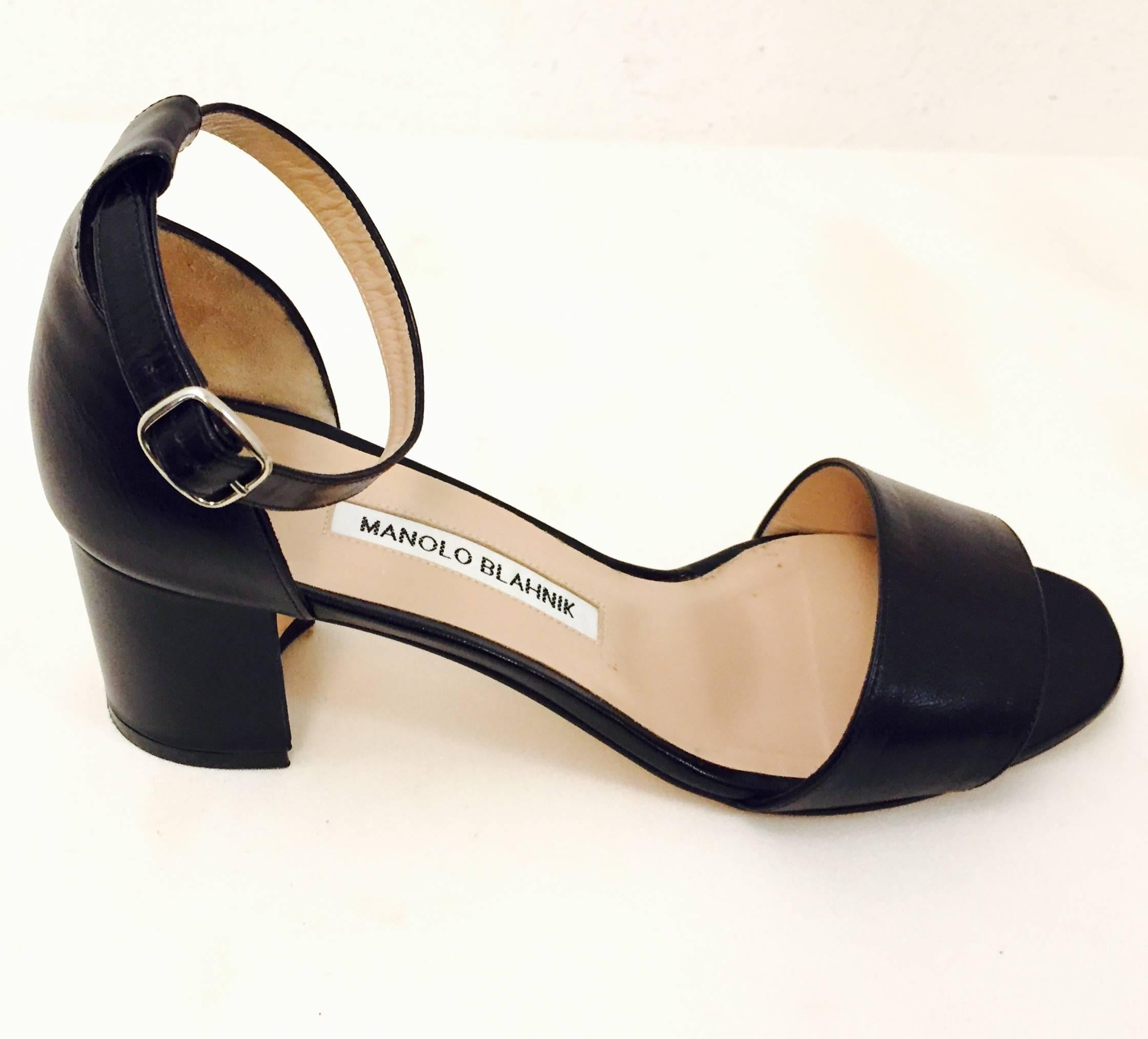 Manolo Blahnik Lauratomod Black Leather Sandals In Excellent Condition In Palm Beach, FL