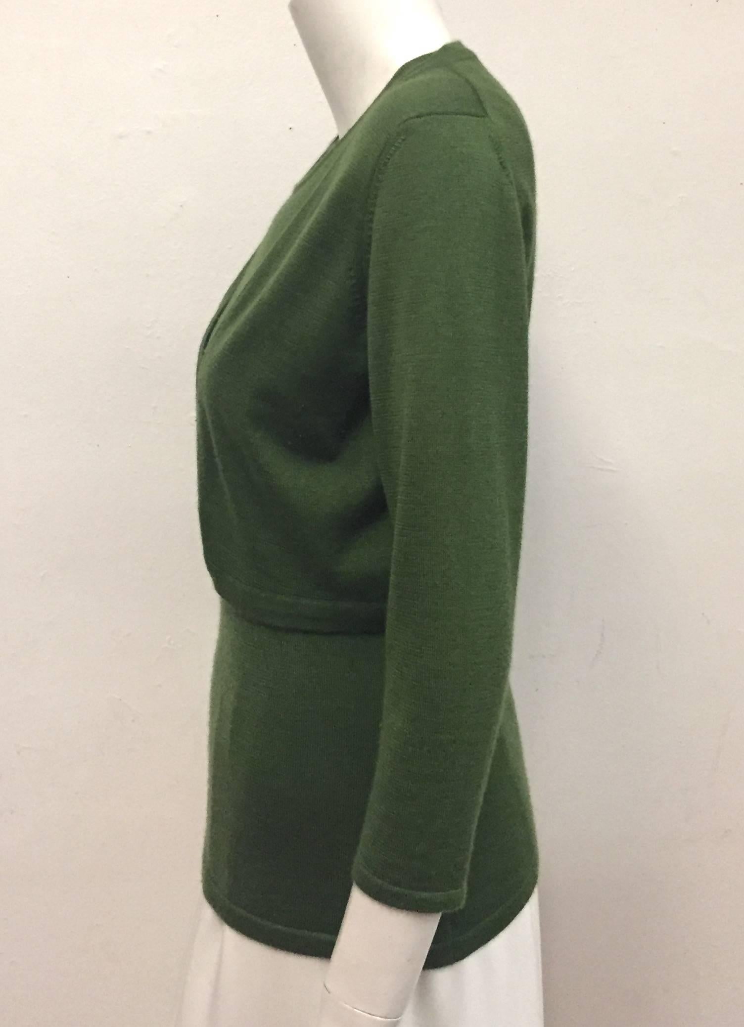Autumn Green Oscar de la Renta's Knit Cashmere & Silk Twin Set In Excellent Condition For Sale In Palm Beach, FL