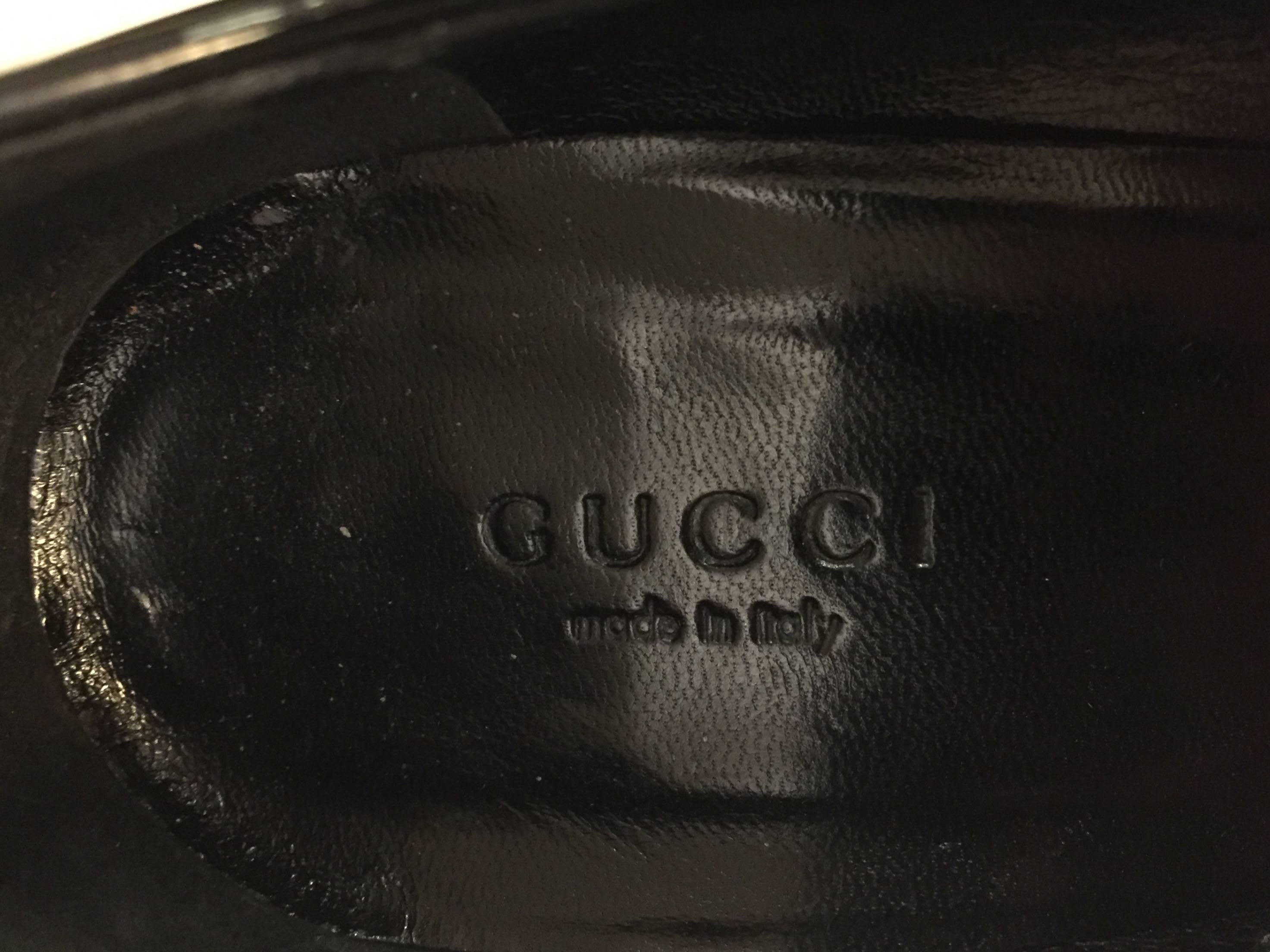 Glamorous Gucci Black Patent Leather Gold Tone Horsebit Decor Pumps For Sale 2