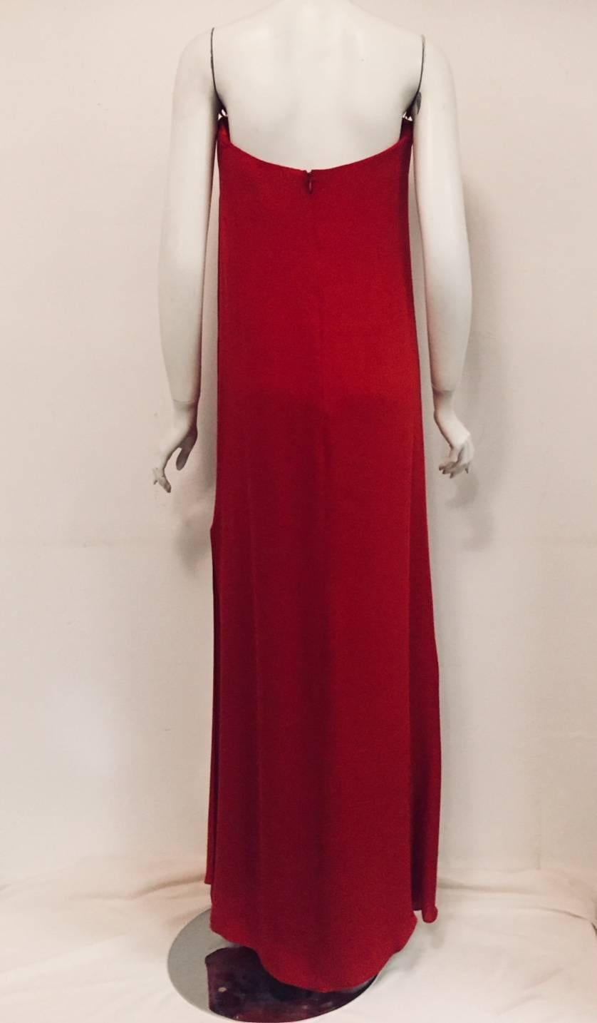 Monique Lhuillier Ravishing Red Silk Strapless Goddess Gown  In Excellent Condition For Sale In Palm Beach, FL