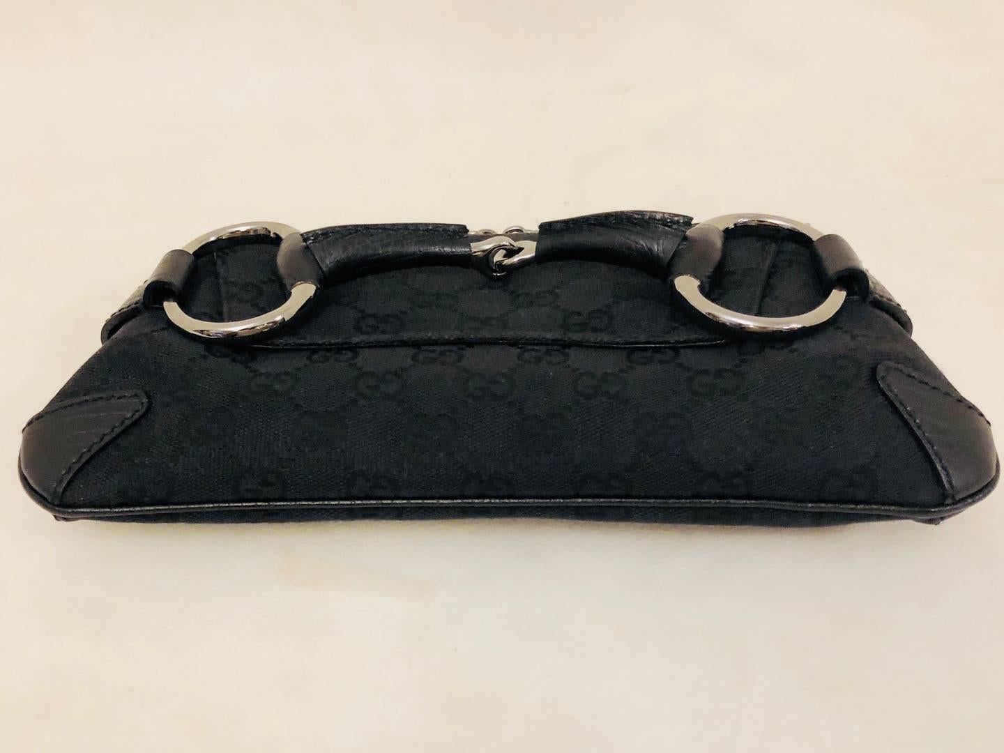 Gucci Horsebit Black GG Canvas and Gunmetal Hardware Clutch In Excellent Condition In Palm Beach, FL
