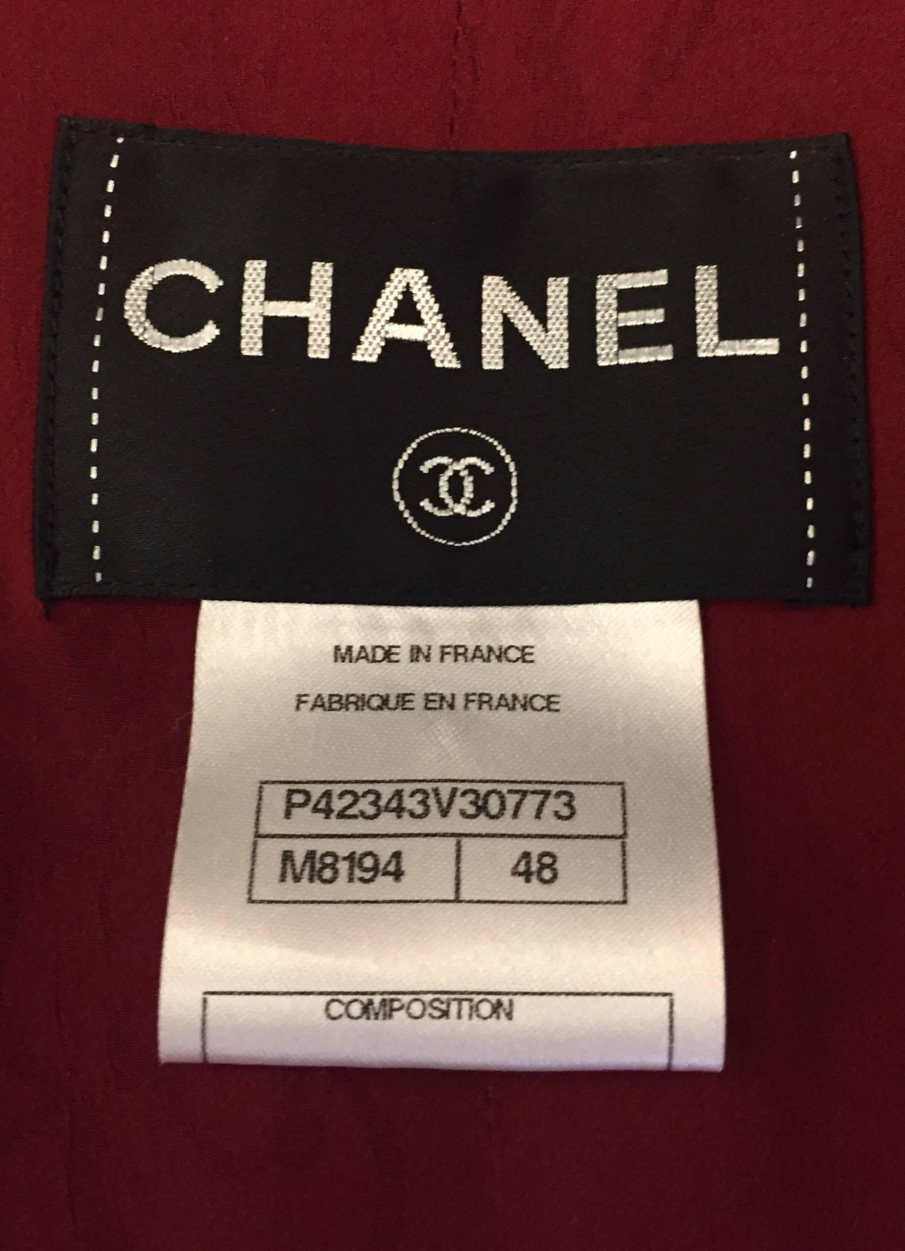 Women's Chanel Bordeaux Tweed Jacket with Glimmering Gold Tone Threads For Sale