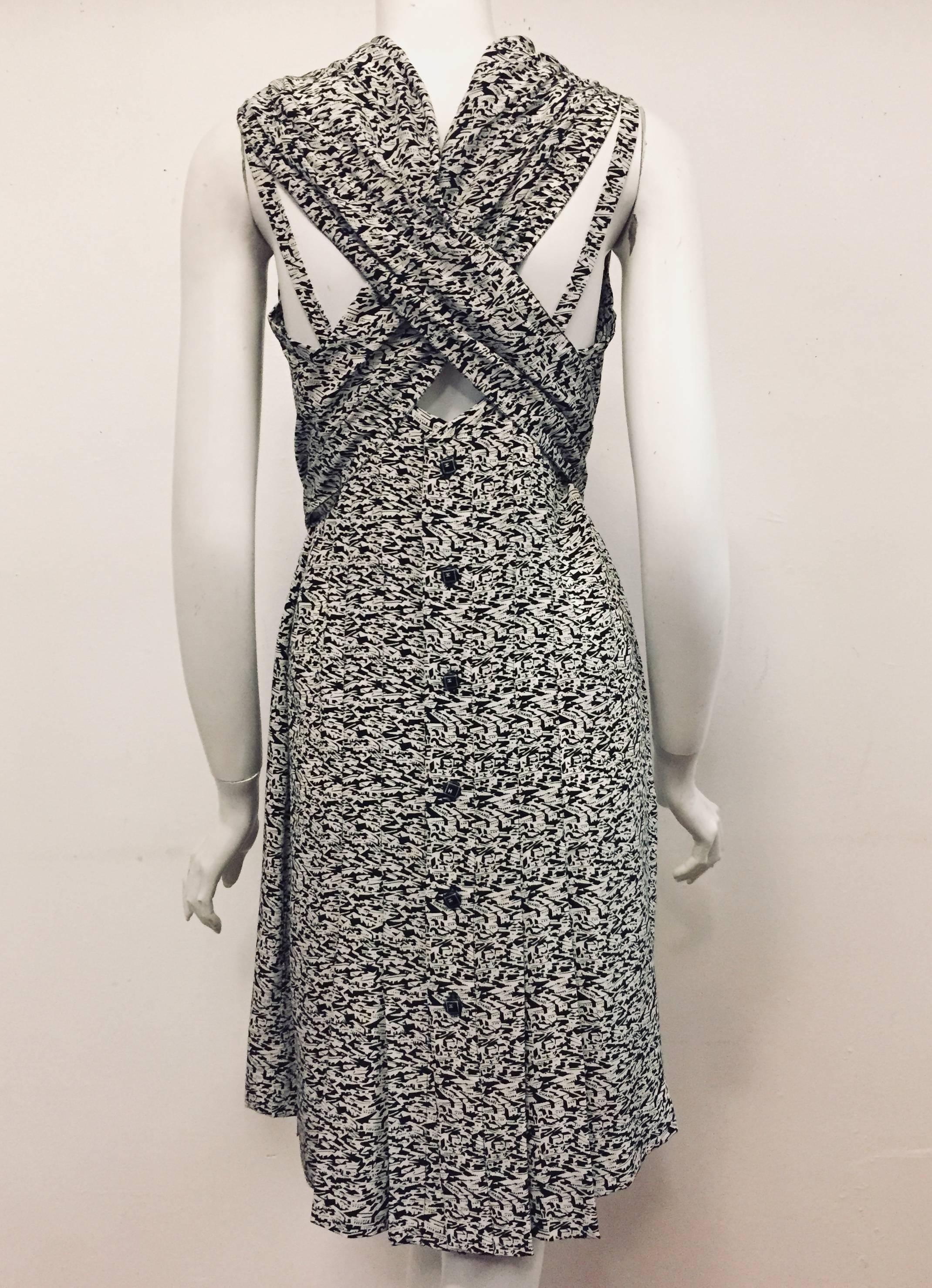 City Chanel Black and White City Print Silk Dress with Diverse Usage Scarf In Excellent Condition In Palm Beach, FL