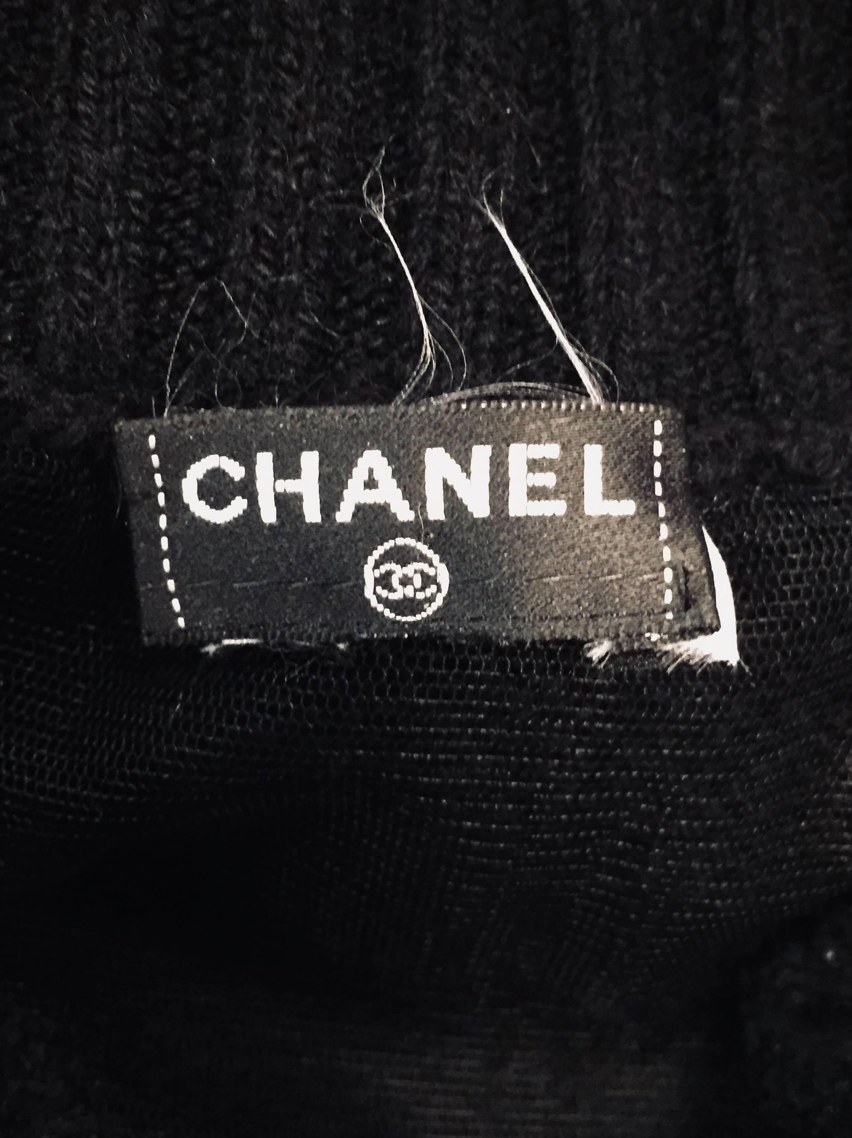 Casual Chanel Black Bubble Skirt with Ribbed Waist & Hem   2