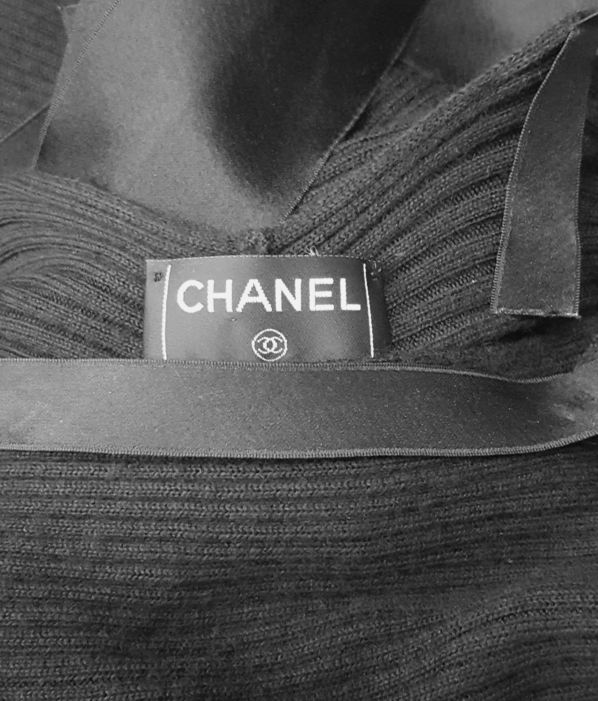 Women's Chanel Black Cashmere & Silk Strappy Midi Knit Dress For Sale