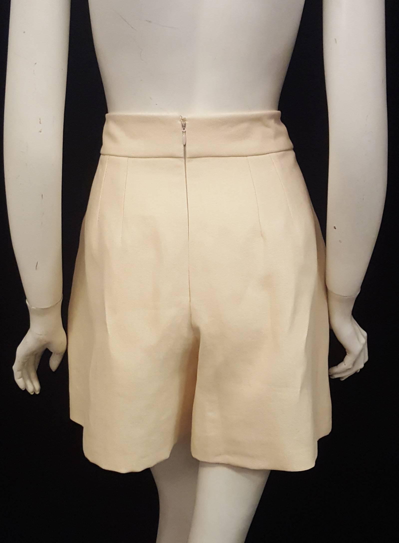 Women's Dramatic Delpozo Ivory  Pleated Ruffled Shorts 44 EU