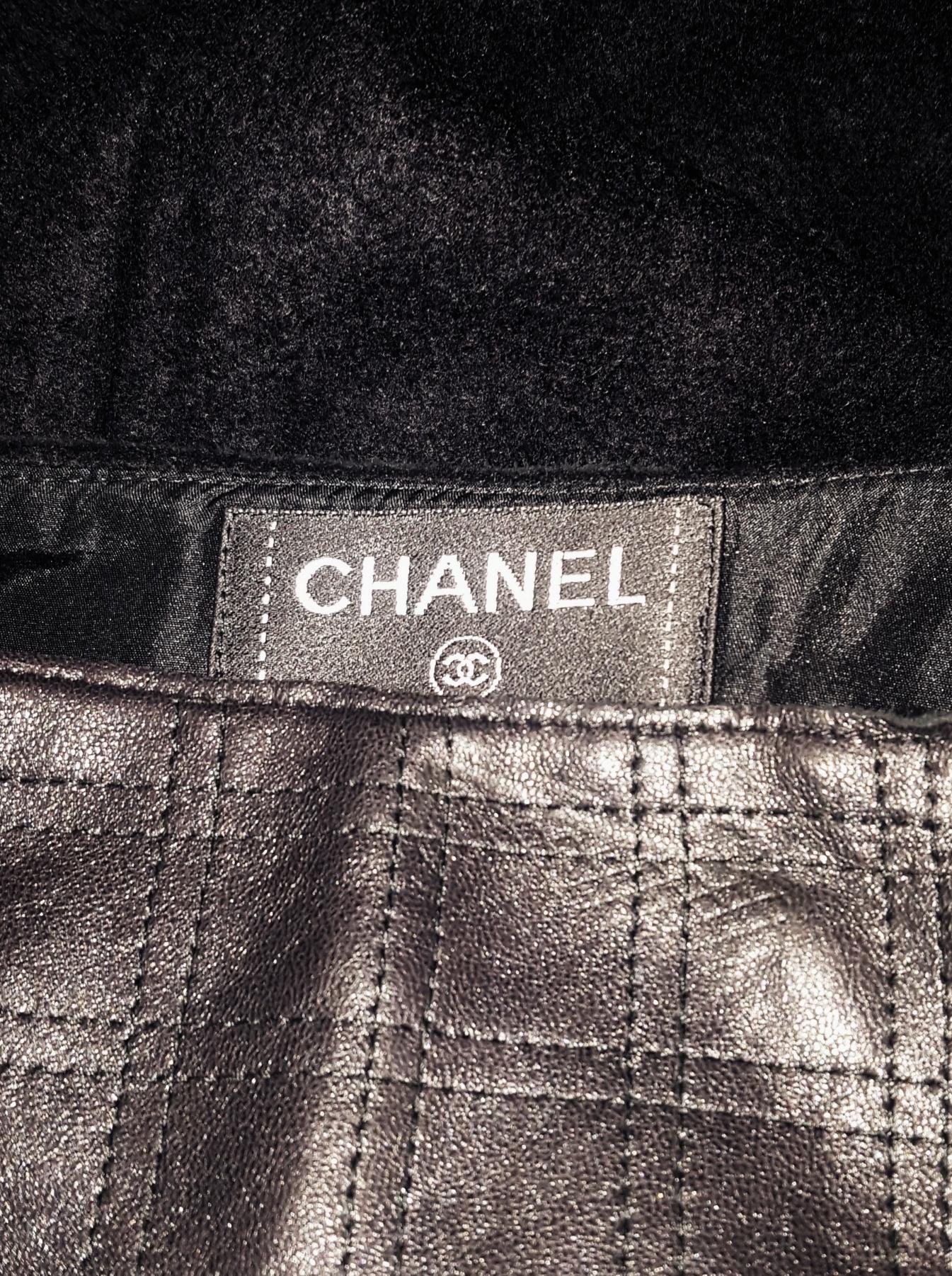 Chanel Black Wool Skirt W/ Leather Trim At Hip & Front of Skirt  2