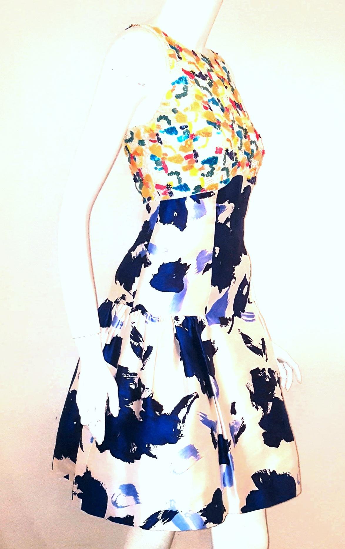 Oscar de la Renta Head Turning White & Blue Floral Mix Media Cocktail Dress In Excellent Condition For Sale In Palm Beach, FL