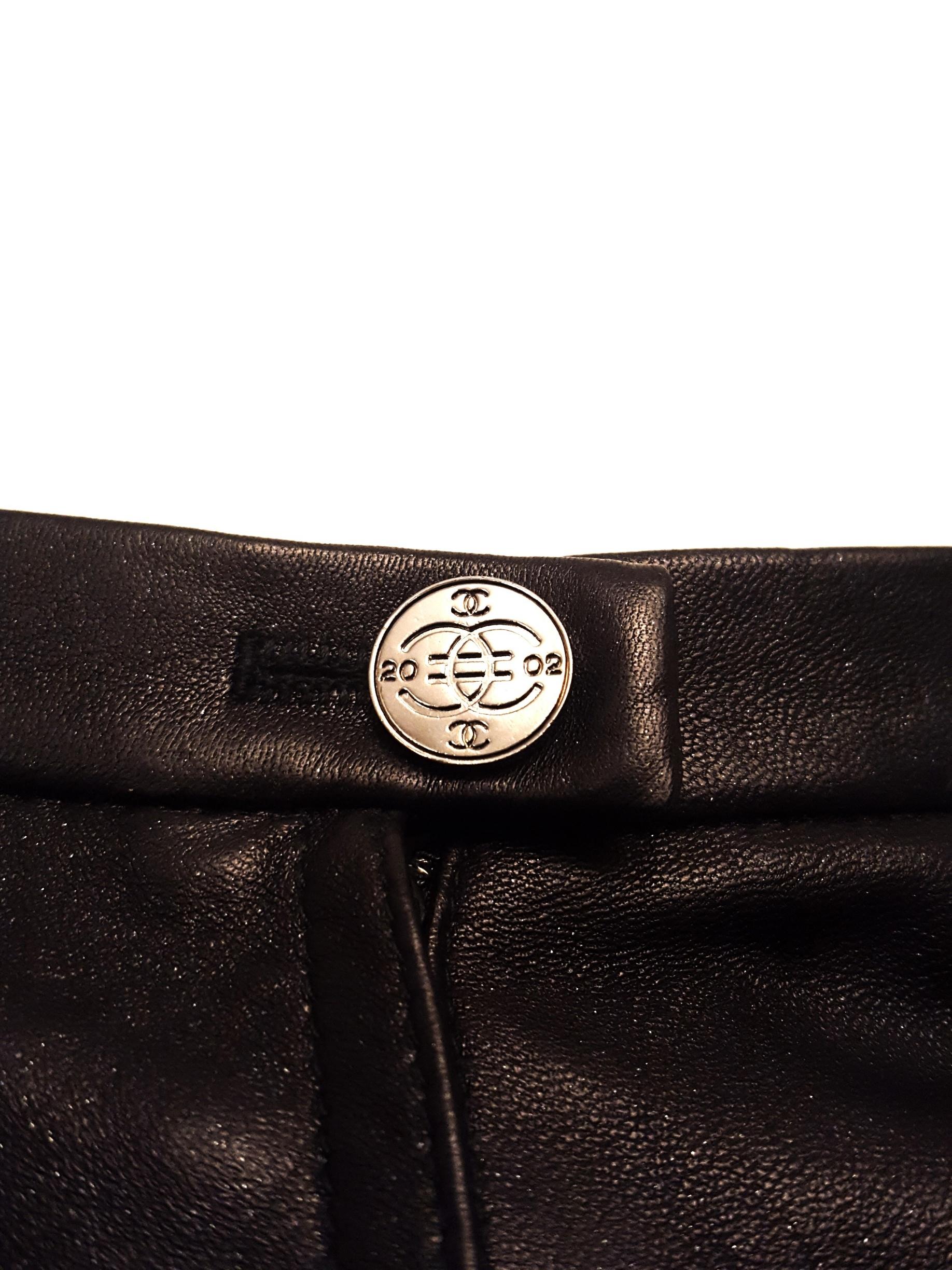 Chanel Black Leather skirt 2002 Fall 40 In Excellent Condition For Sale In Palm Beach, FL