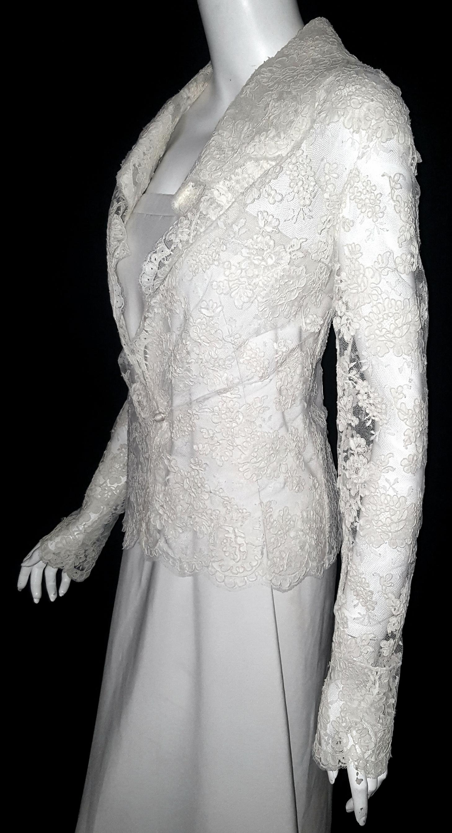 Valentino Ivory Cotton Cord Lace Jacket With Scalloped Edges In Excellent Condition In Palm Beach, FL