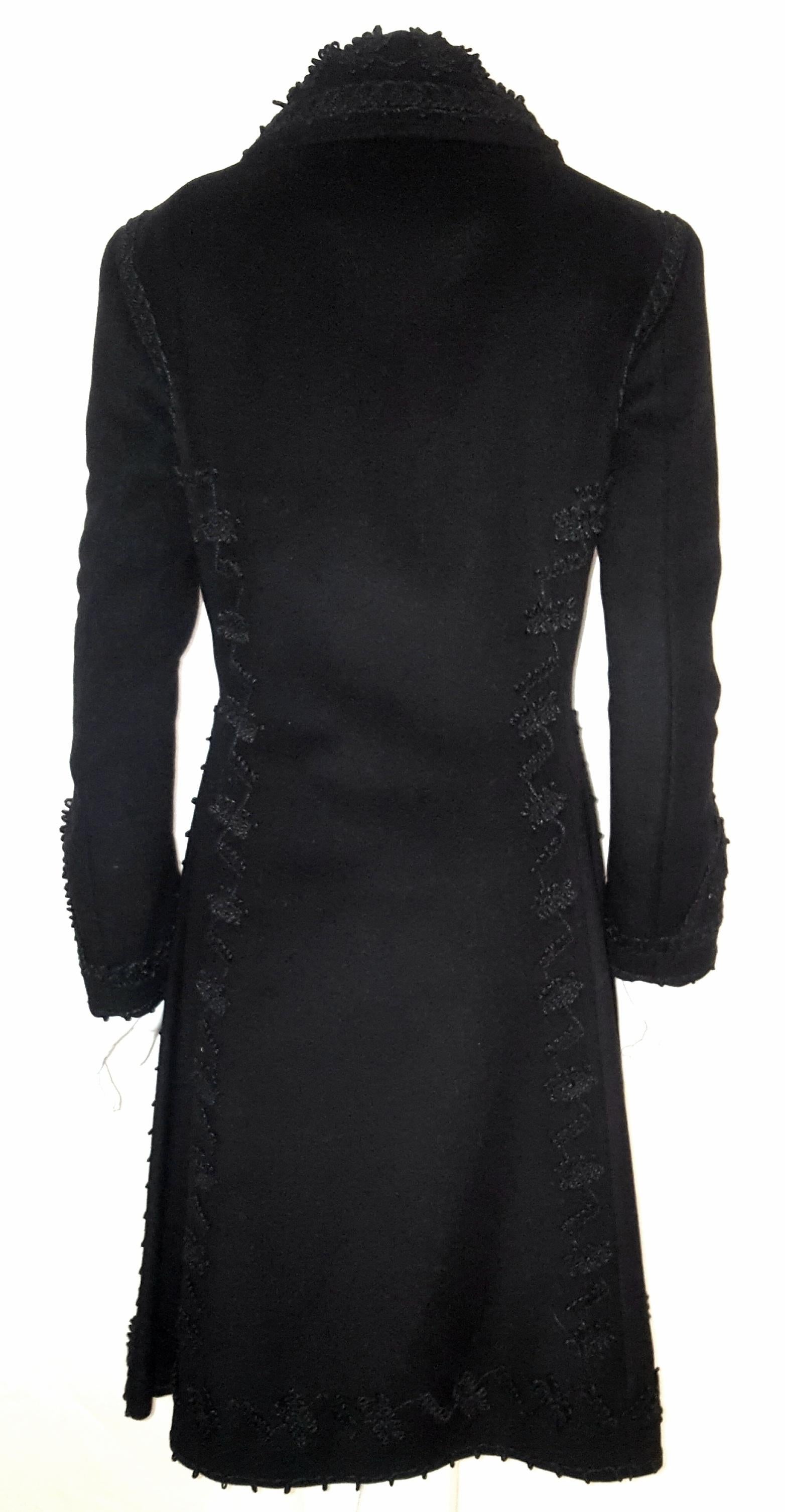 Moschino Black Virgin Wool Embroidered Coat W/ Front Closure Two Way Zipper In Excellent Condition For Sale In Palm Beach, FL