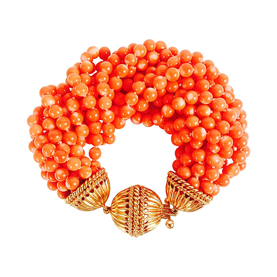 Multi-Strand Coral Bead Bracelet With Heavy Gold Clasp For Sale