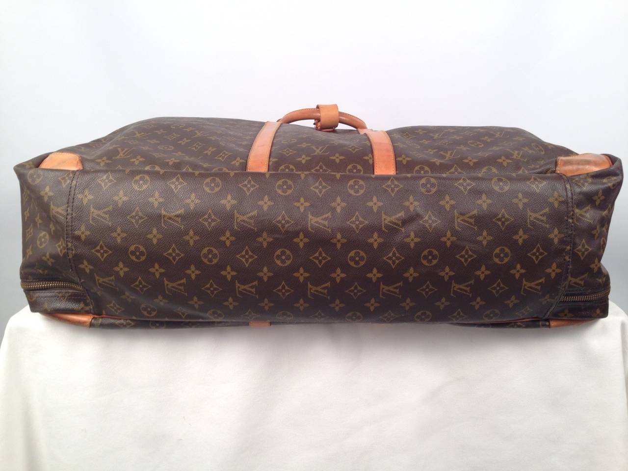 Louis Vuitton Monogram Canvas Sirius 70 Soft Suitcase In Good Condition For Sale In Palm Beach, FL