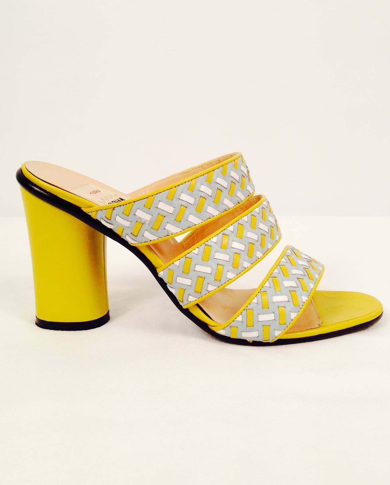 Todd Oldham Chamomile Tea Leather Mule Sandals In Good Condition For Sale In Palm Beach, FL