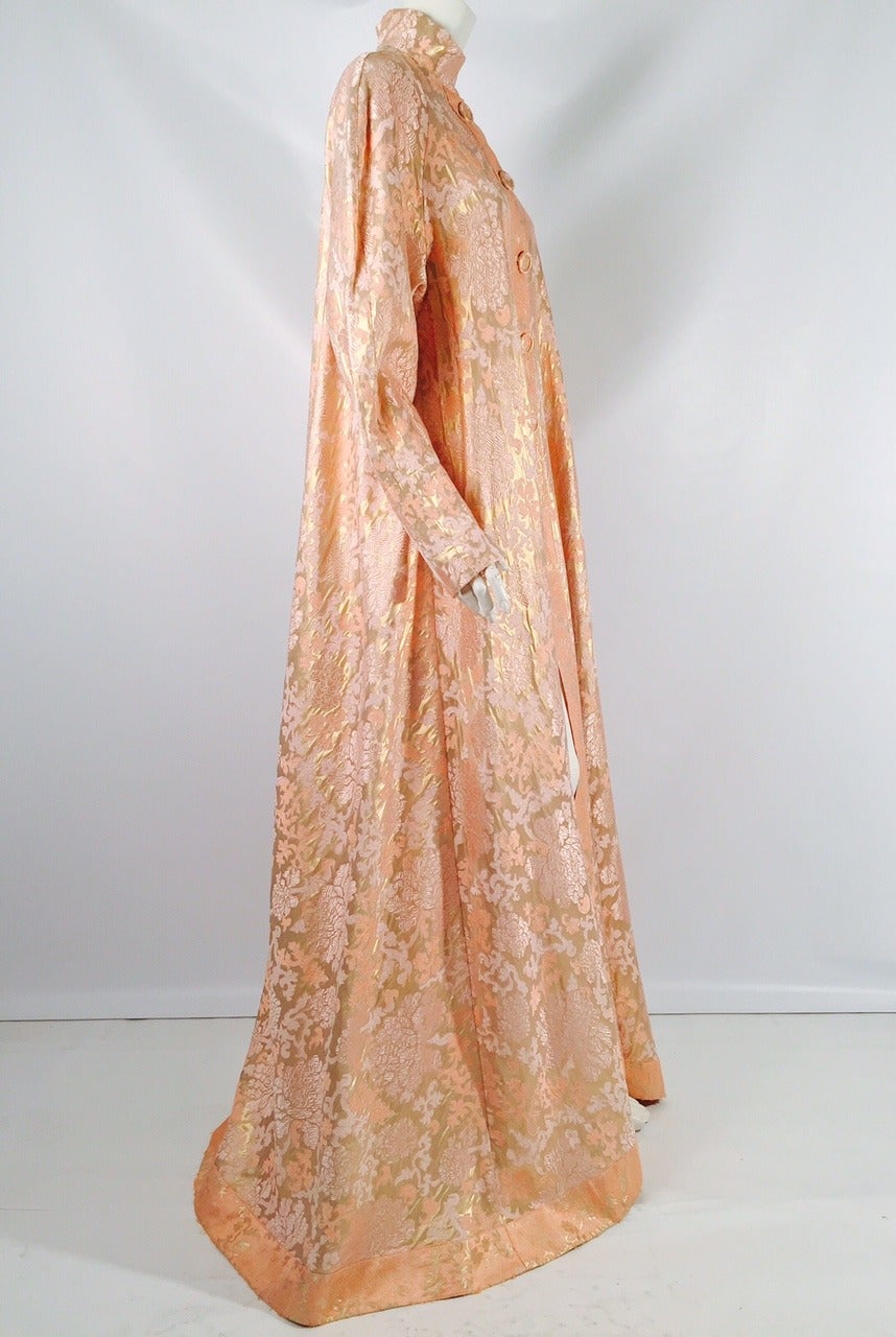 Vintage Fernando Sanchez 100% Silk Brocade Opera Coat In Good Condition For Sale In Palm Beach, FL