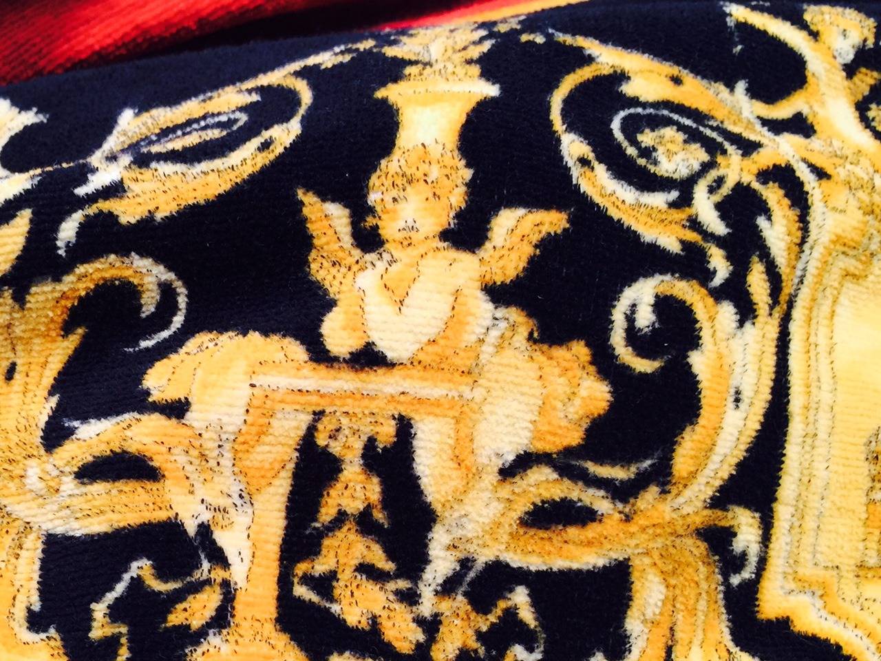 Vintage Gianni Versace Unisex Baroque Robe In Excellent Condition For Sale In Palm Beach, FL