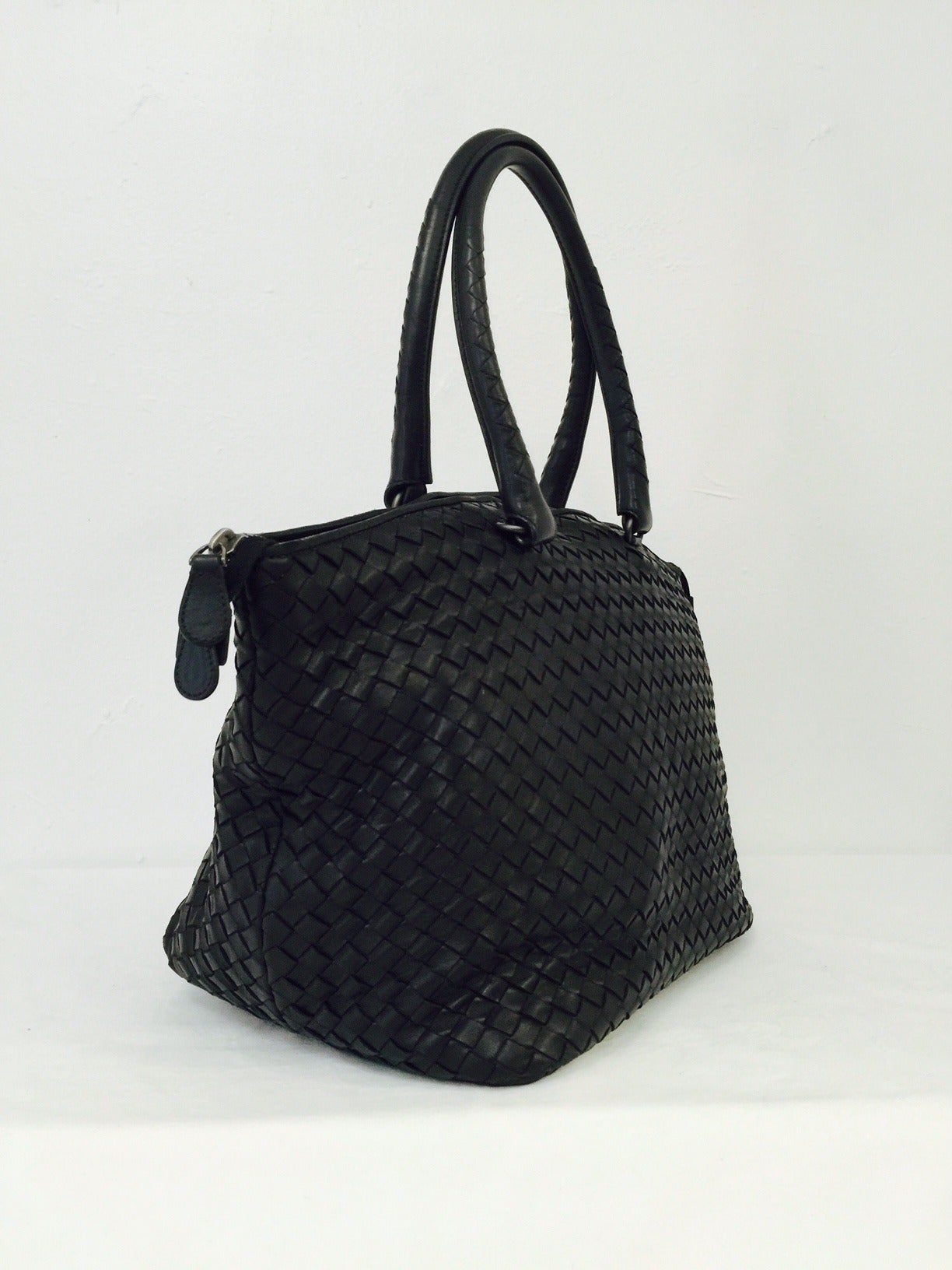 Bottega Veneta Top Handle Black Leather Tote In Excellent Condition In Palm Beach, FL