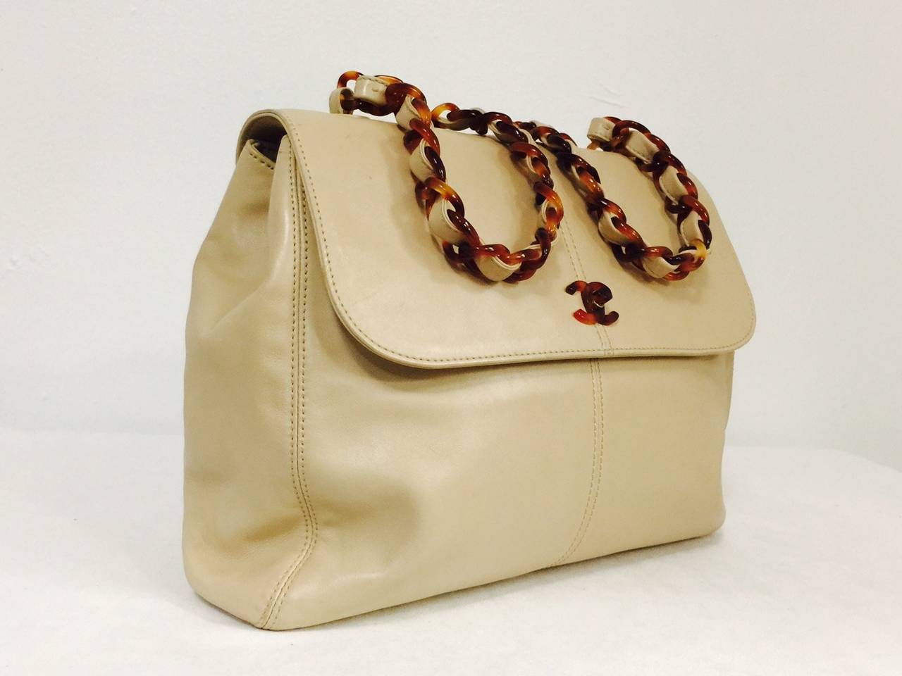 Women's 1990s Chanel Tan Lambskin Shoulder Bag With Leather Woven Resin Strap