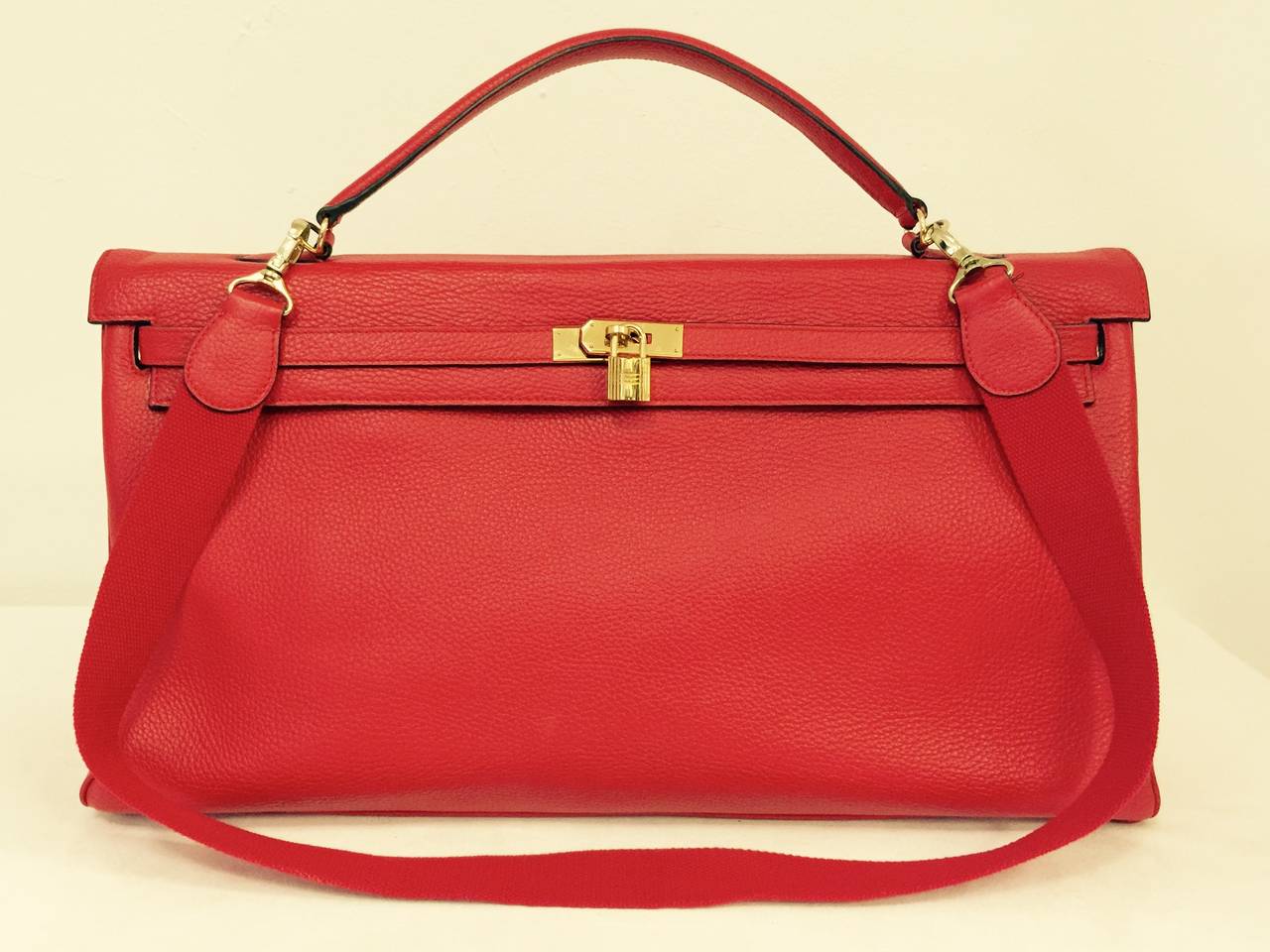 No wonder Grace Kelly fell in love with this quintessential Hermes design in 1954!  Officially named after Her Serene Highness in 1977, this largest version of the 