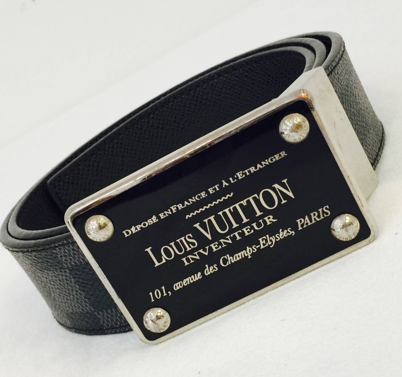Louis Vuitton LV Inventeur Reversible Graphite Damier Canvas Belt In Excellent Condition For Sale In Palm Beach, FL