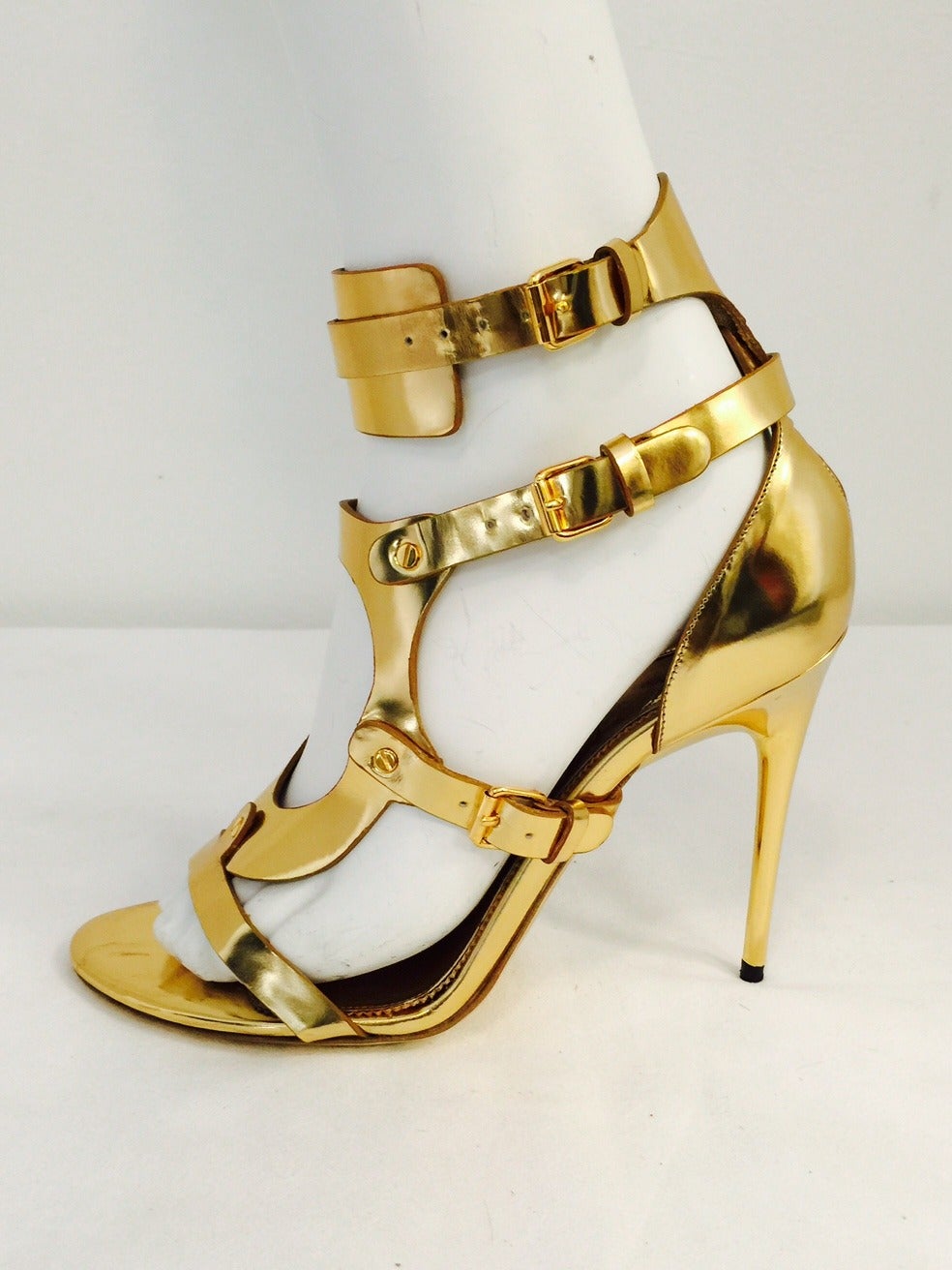 TOM FORD 26S GOLD BUCKLE HEELS 105 MM IN RED VELVET main image 1