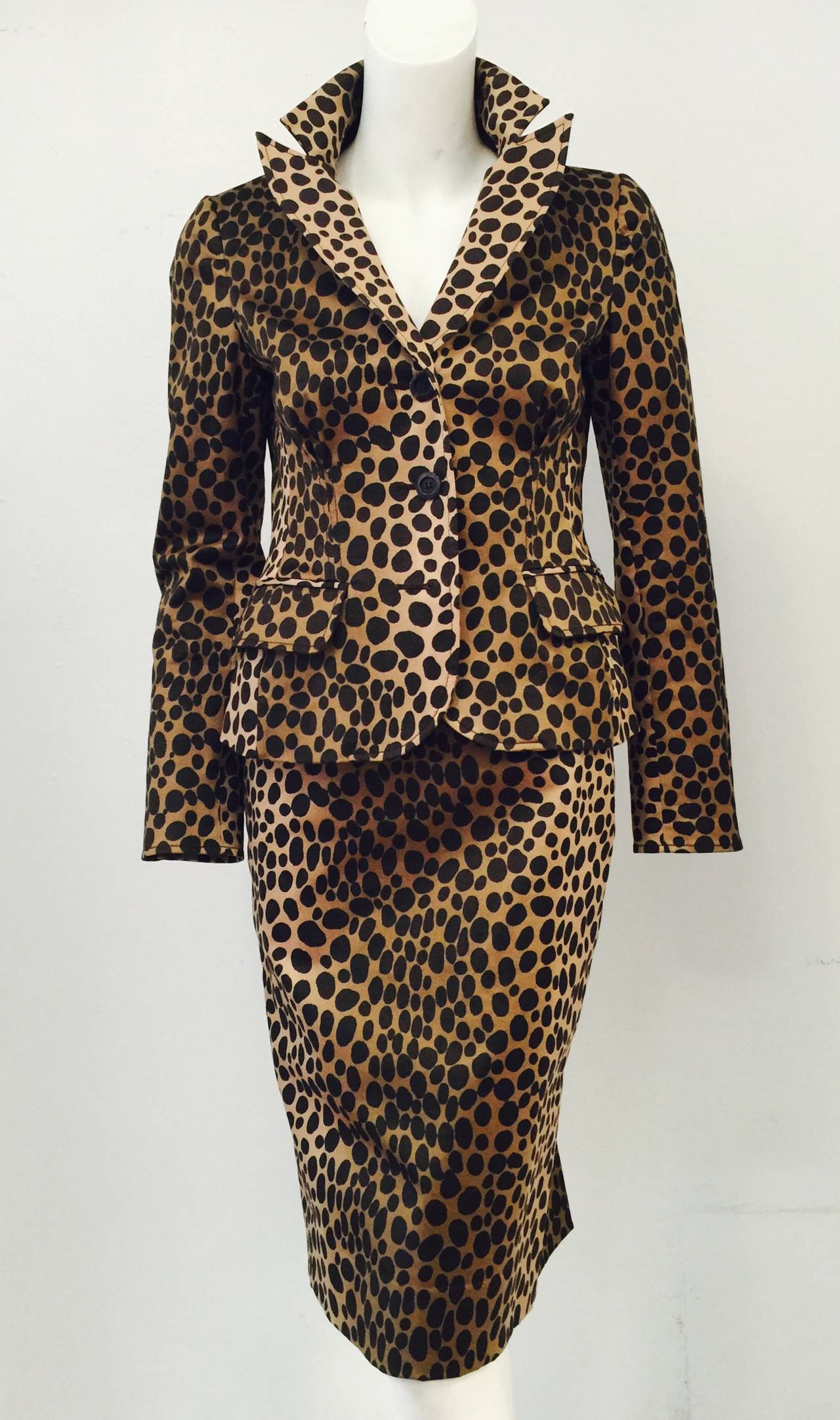 Magnificent Moschino Cheap and Chic Cotton Stretch Leopard Print Skirt Suit In Excellent Condition For Sale In Palm Beach, FL
