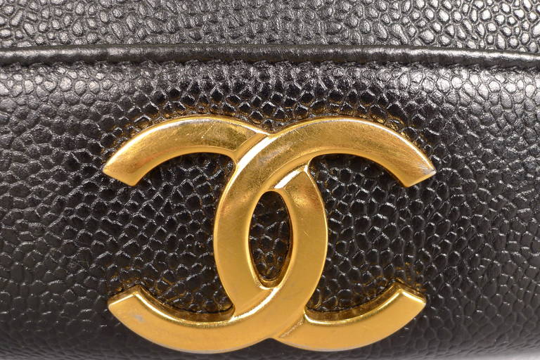 Chanel Caviar Leather  Logo Shoulder Bag For Sale 2